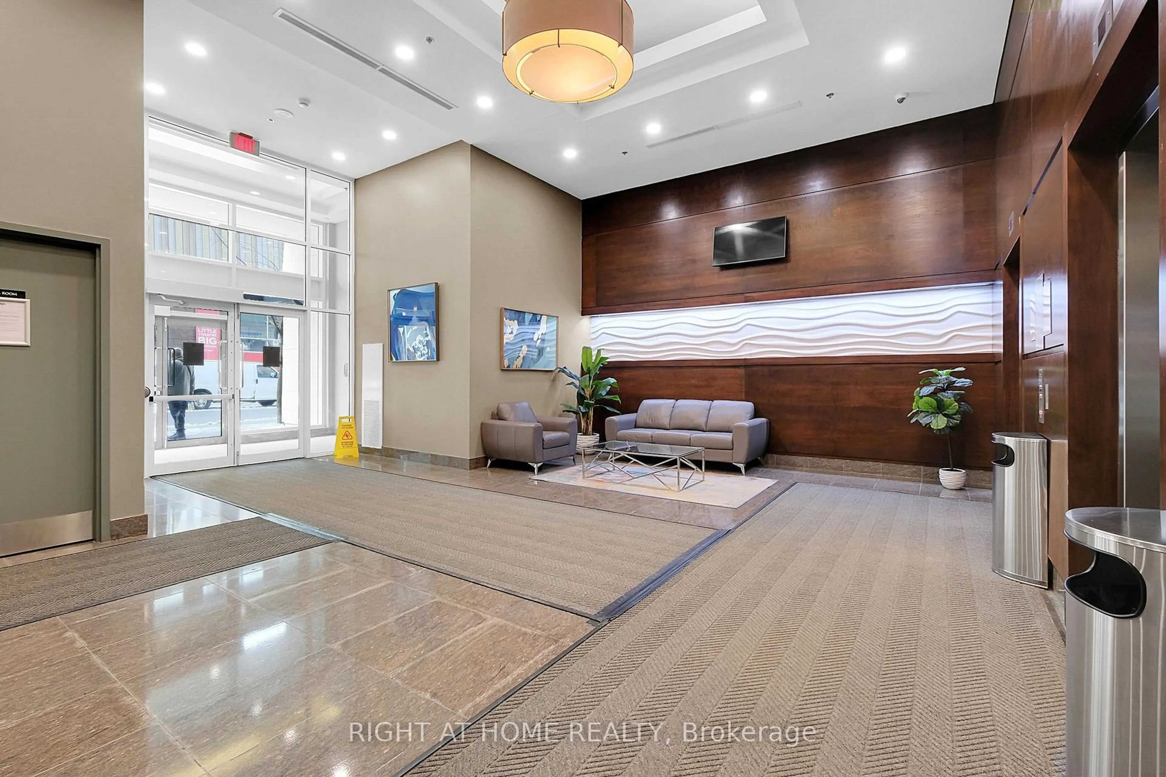 Lobby for 238 Besserer St #905, Lower Town - Sandy Hill Ontario K1N 6B1