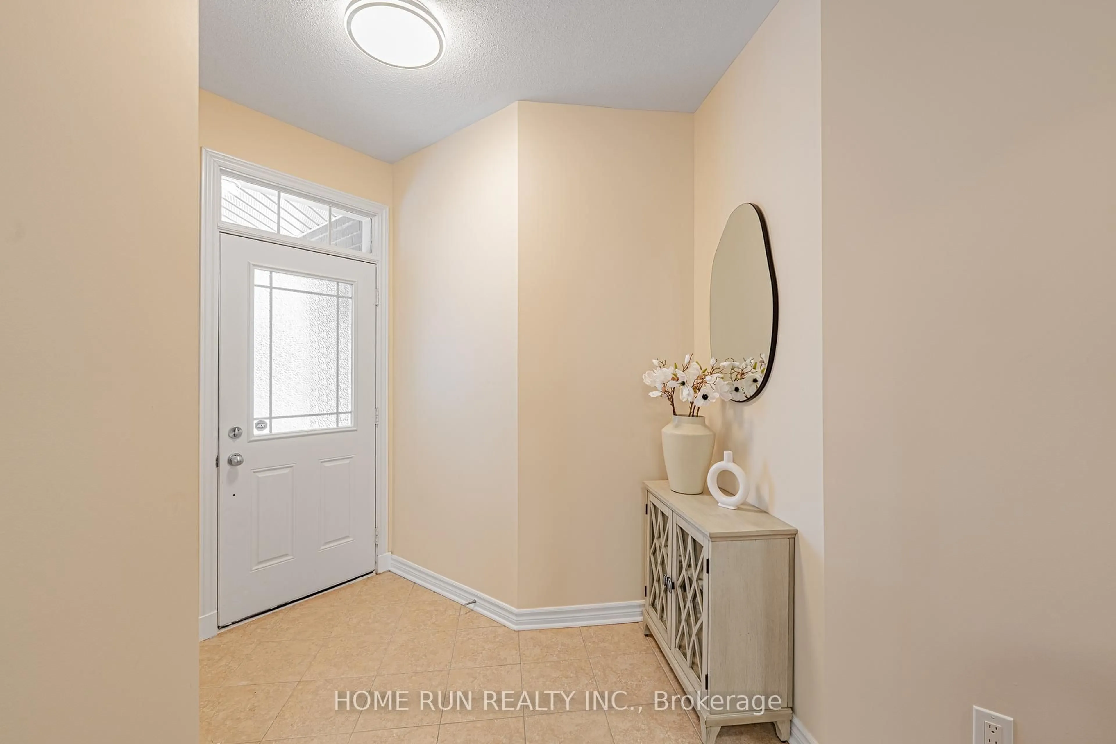 Indoor entryway for 302 Laughlin Circ, Kanata Ontario K2T 0E1