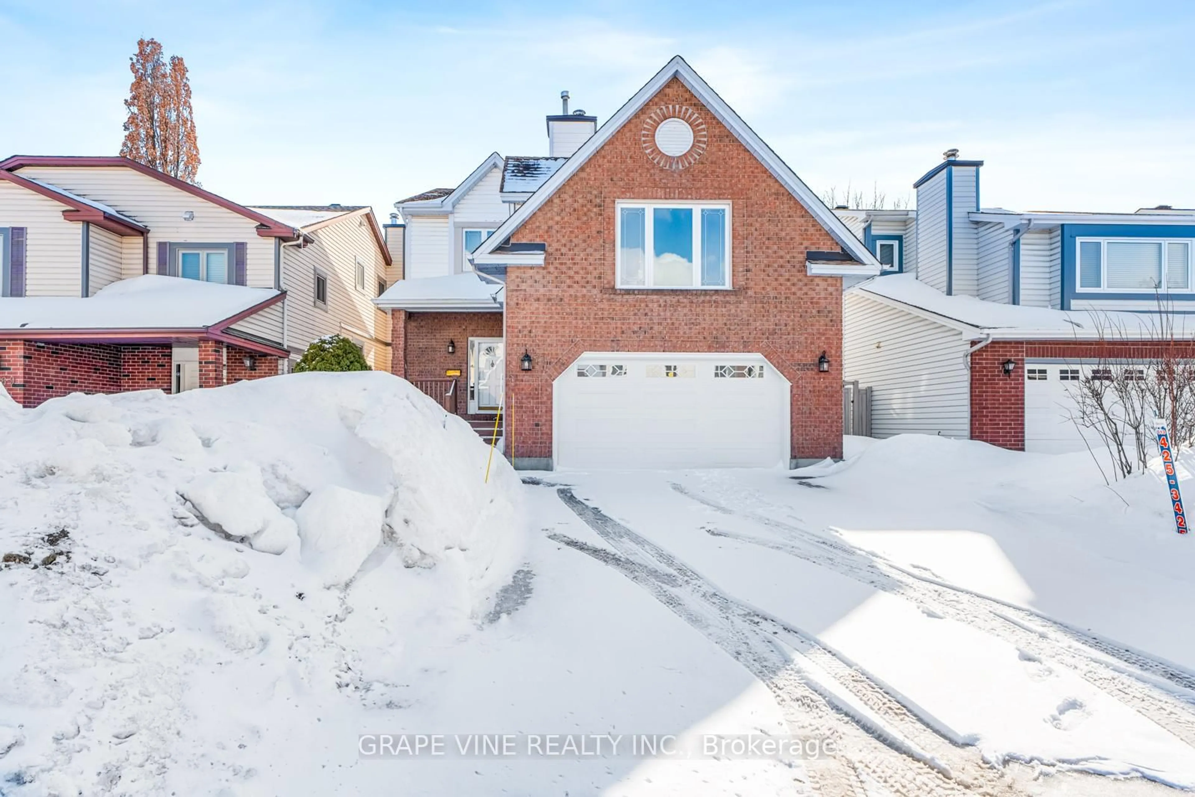 Home with brick exterior material, street for 71 Bramblegrove Cres, Ottawa Ontario K1T 3E6