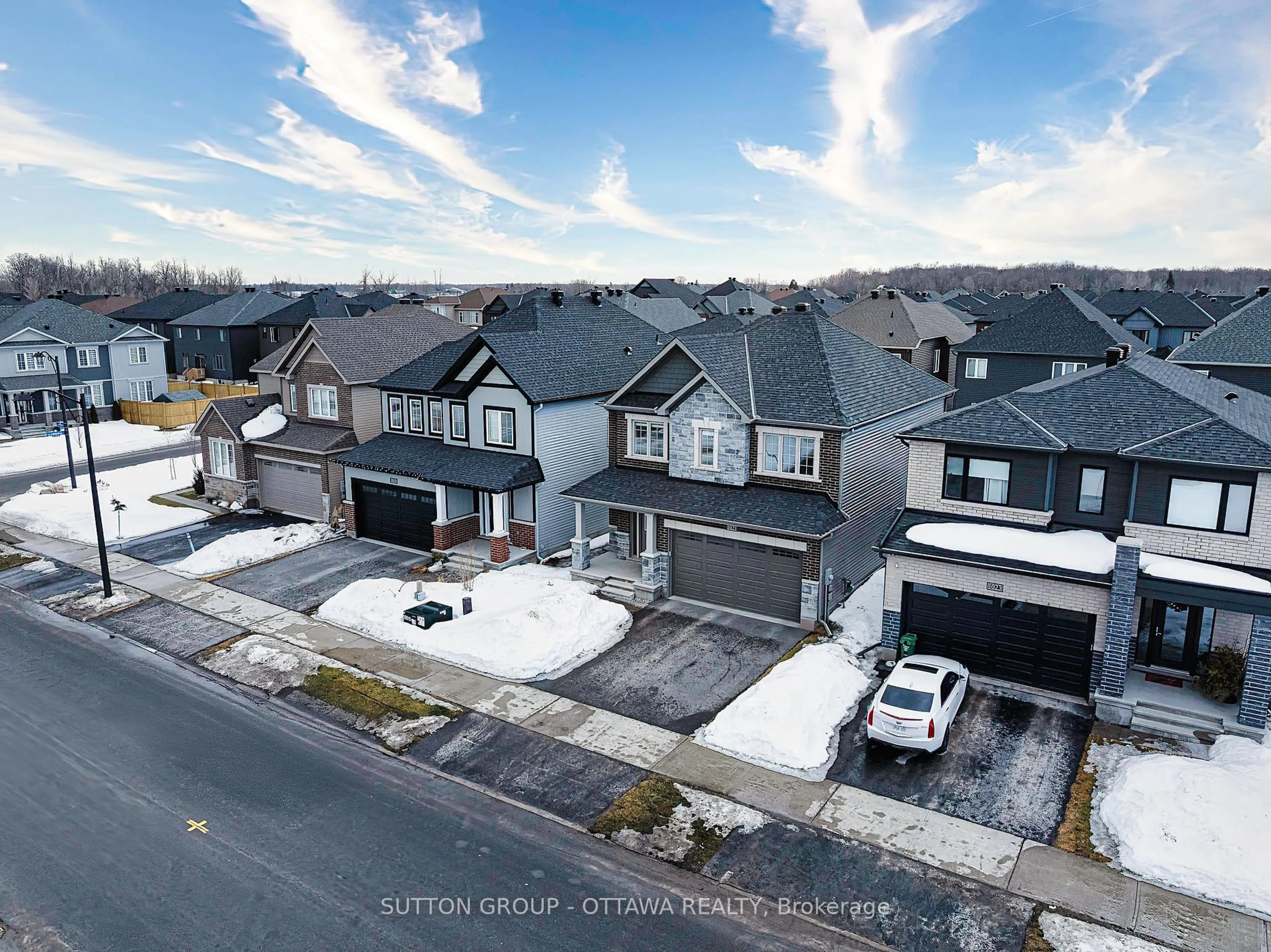 A pic from outside/outdoor area/front of a property/back of a property/a pic from drone, street for 1021 Offley Rd, Ottawa Ontario K4M 0N4