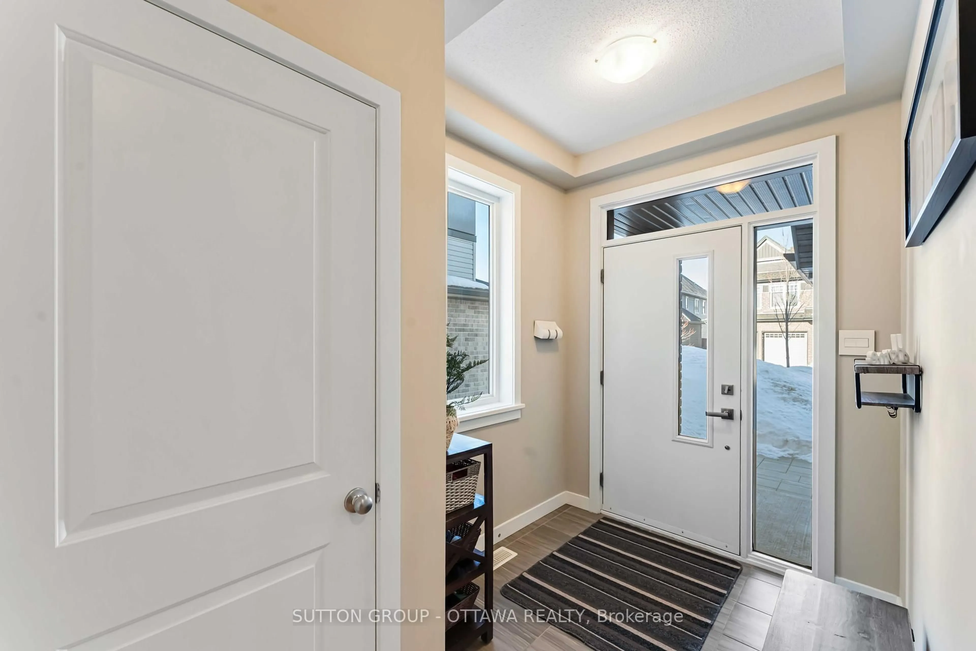 Indoor entryway for 80 Aridus Cres, Stittsville - Munster - Richmond Ontario K2S 2L3