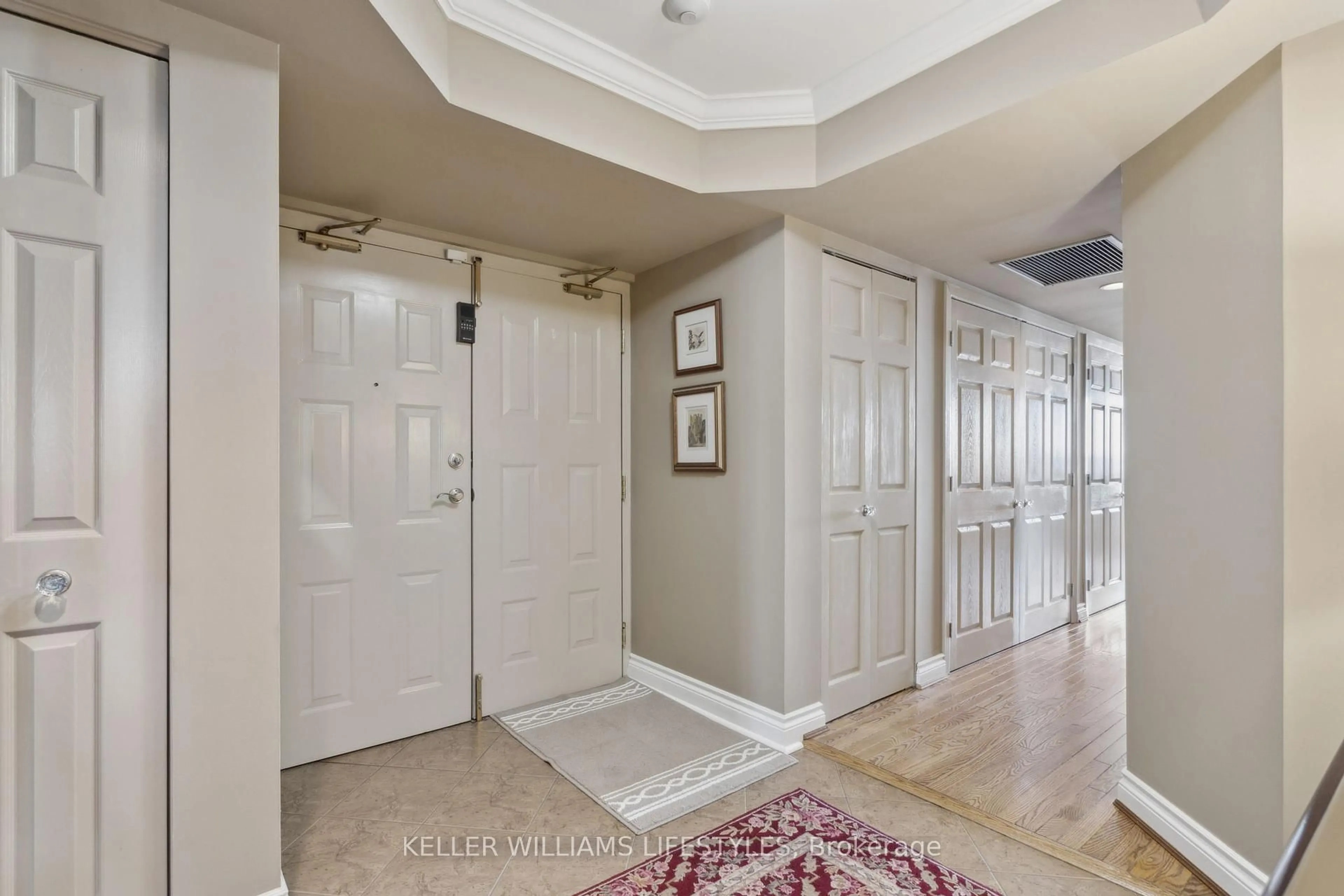 Indoor entryway for 7 Picton St #1103, London Ontario N6B 3N7