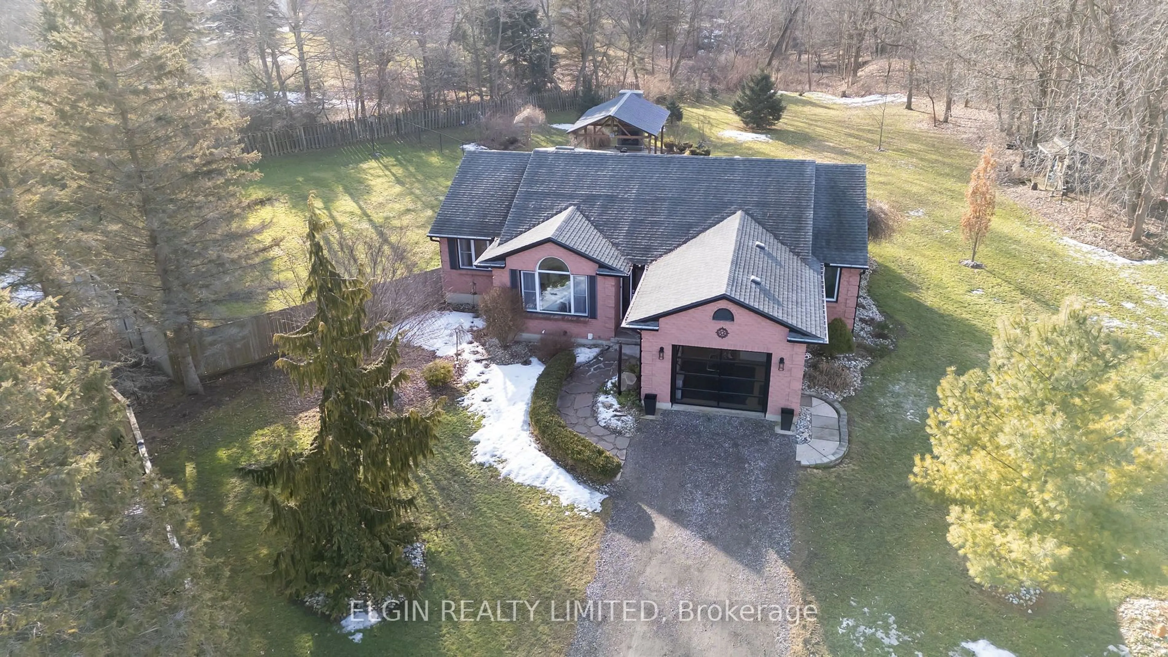 A pic from outside/outdoor area/front of a property/back of a property/a pic from drone, building for 42371 Dexter Line, Central Elgin Ontario N0L 2L0