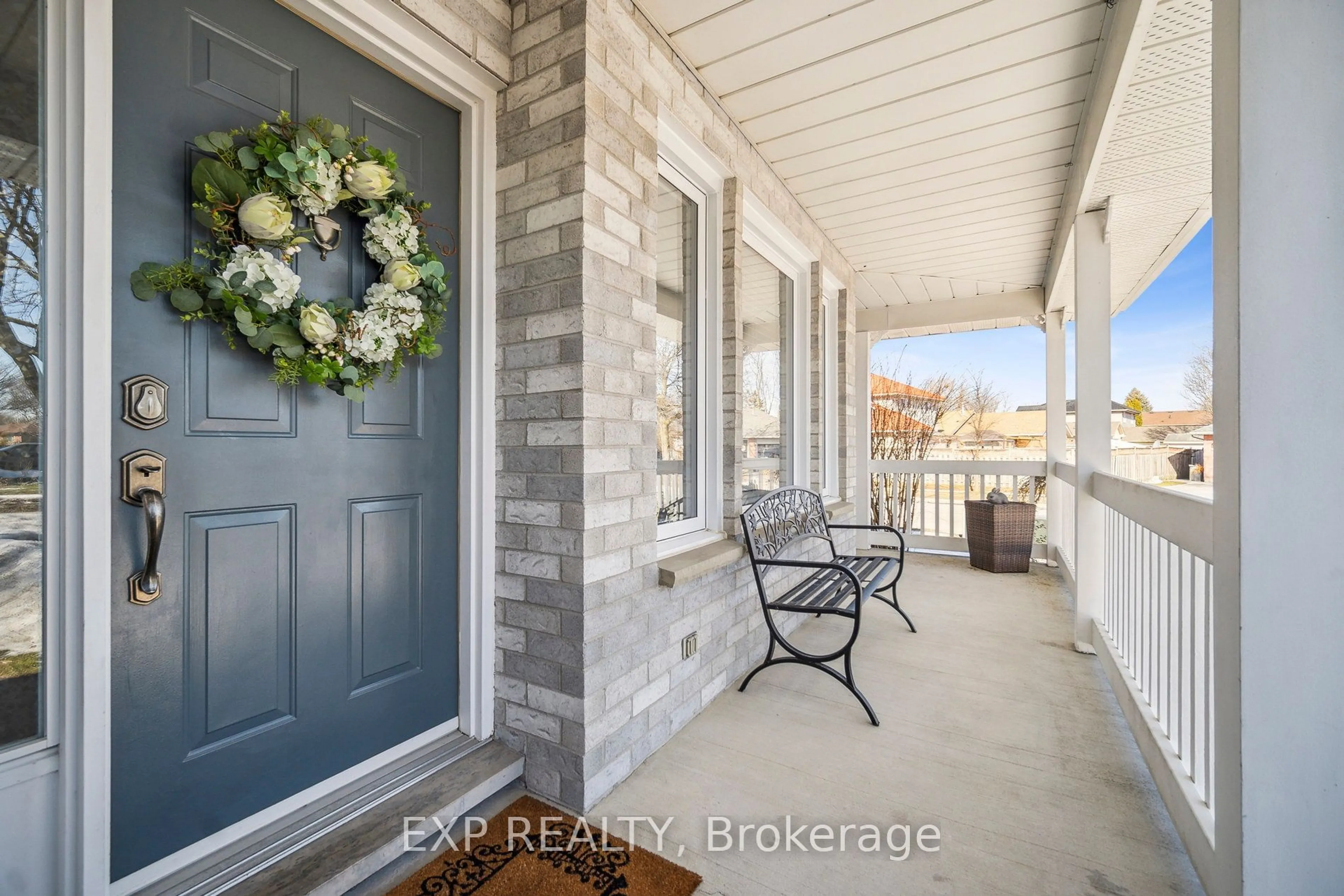 Indoor entryway for 1 Christians Dr, London Ontario N5V 4N9