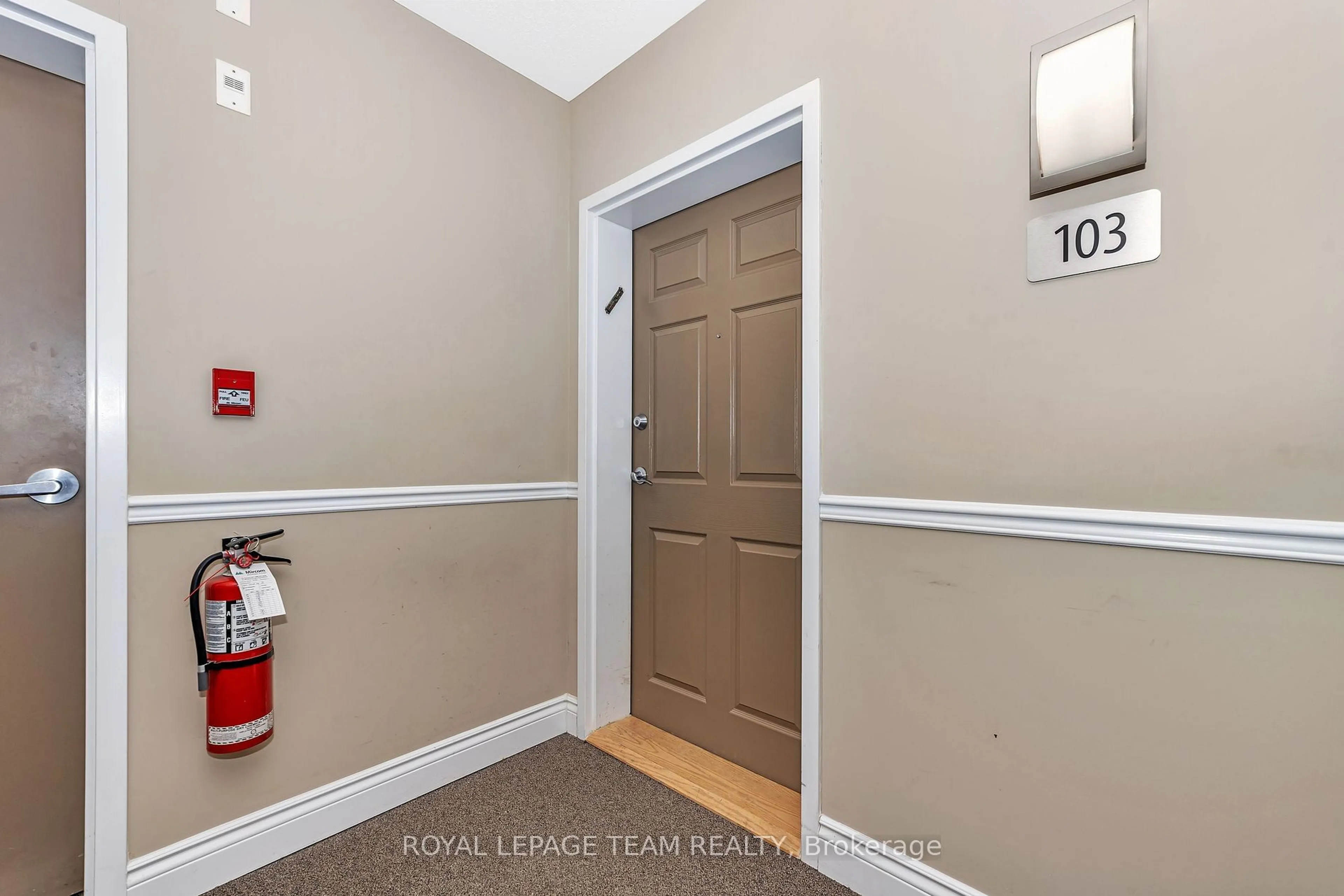 Indoor entryway for 330 Jatoba Private #D103, Kanata Ontario K2V 0E7