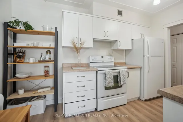 Additional property image - 10 Woodman Dr Unit 605