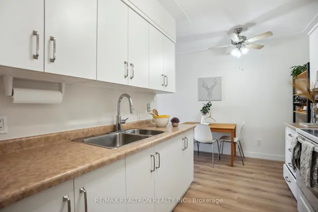 Additional property image - 10 Woodman Dr Unit 605