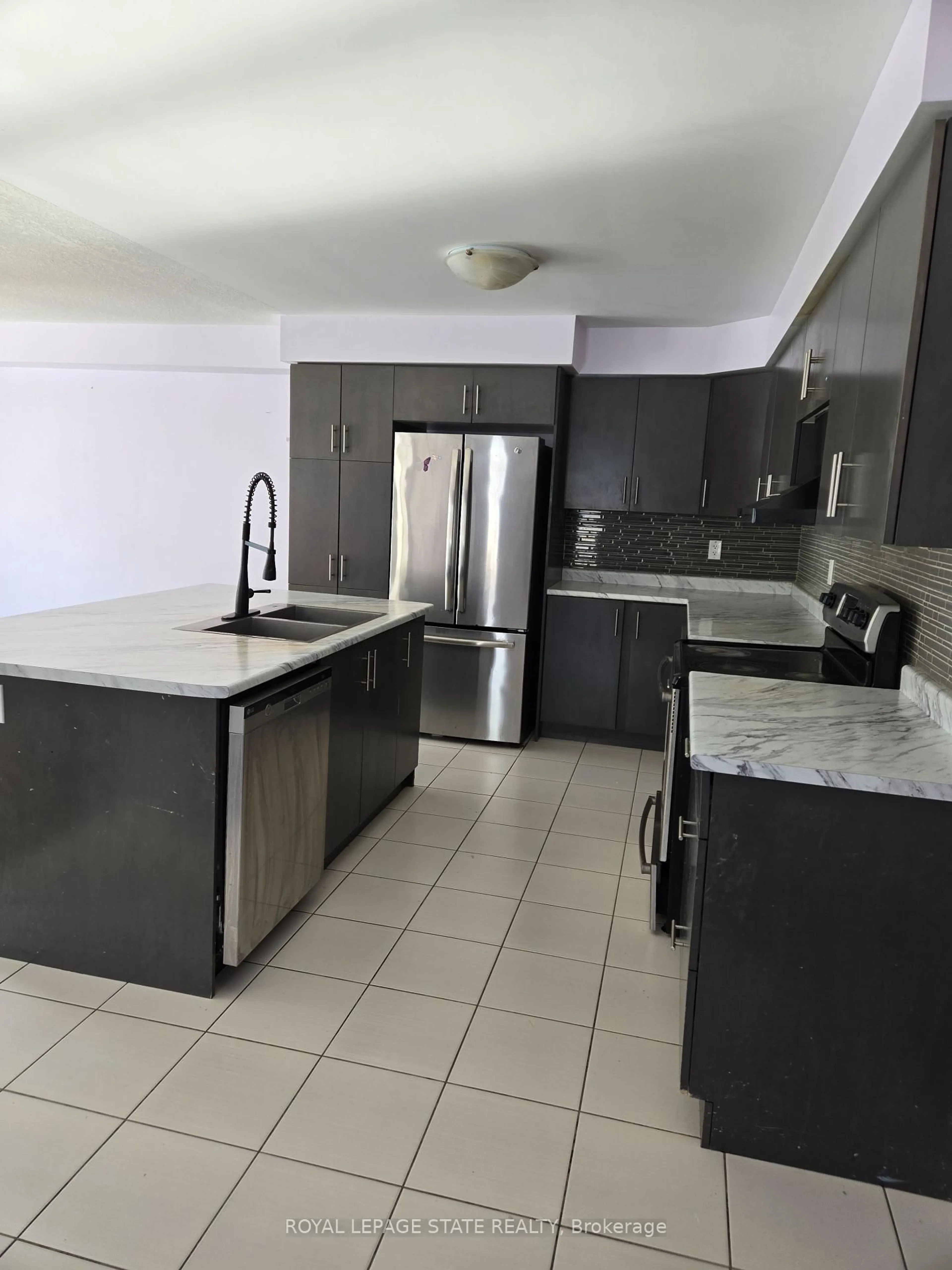 Standard kitchen, unknown for 268 River Forks Lane, Cambridge Ontario N3H 0B4