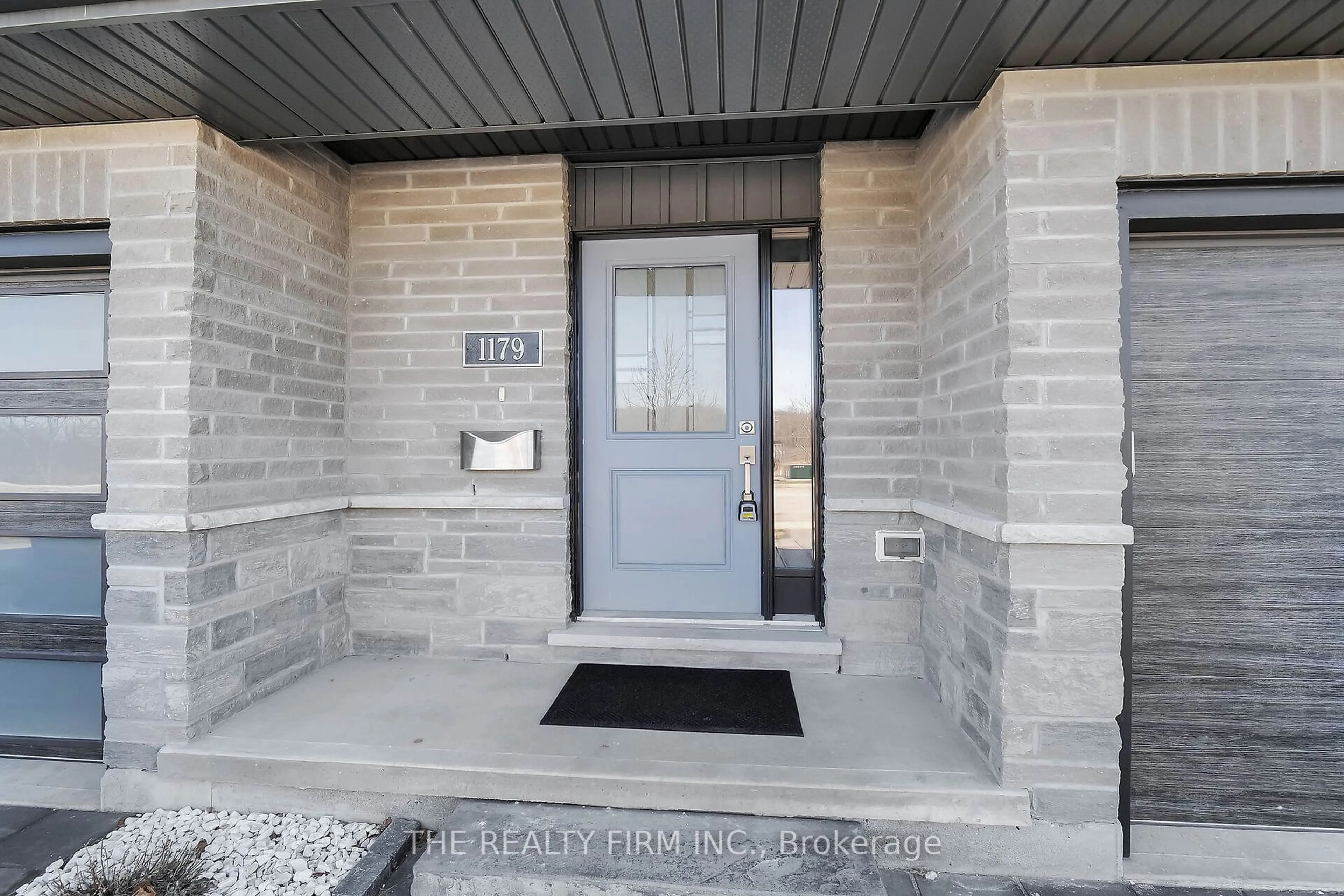 Indoor entryway for 1179 Blackwell Blvd, London Ontario N5X 0N7