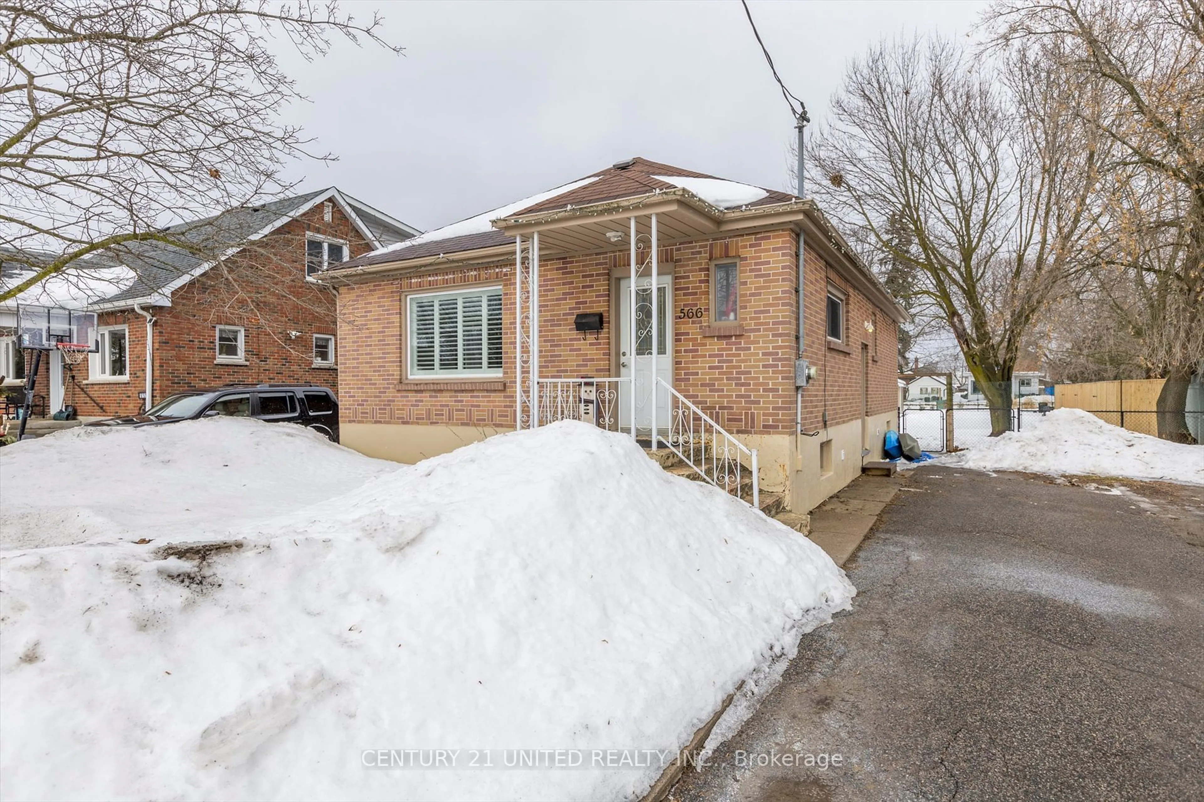 Home with brick exterior material, street for 566 Cameron St, Peterborough South Ontario K9J 3Z5