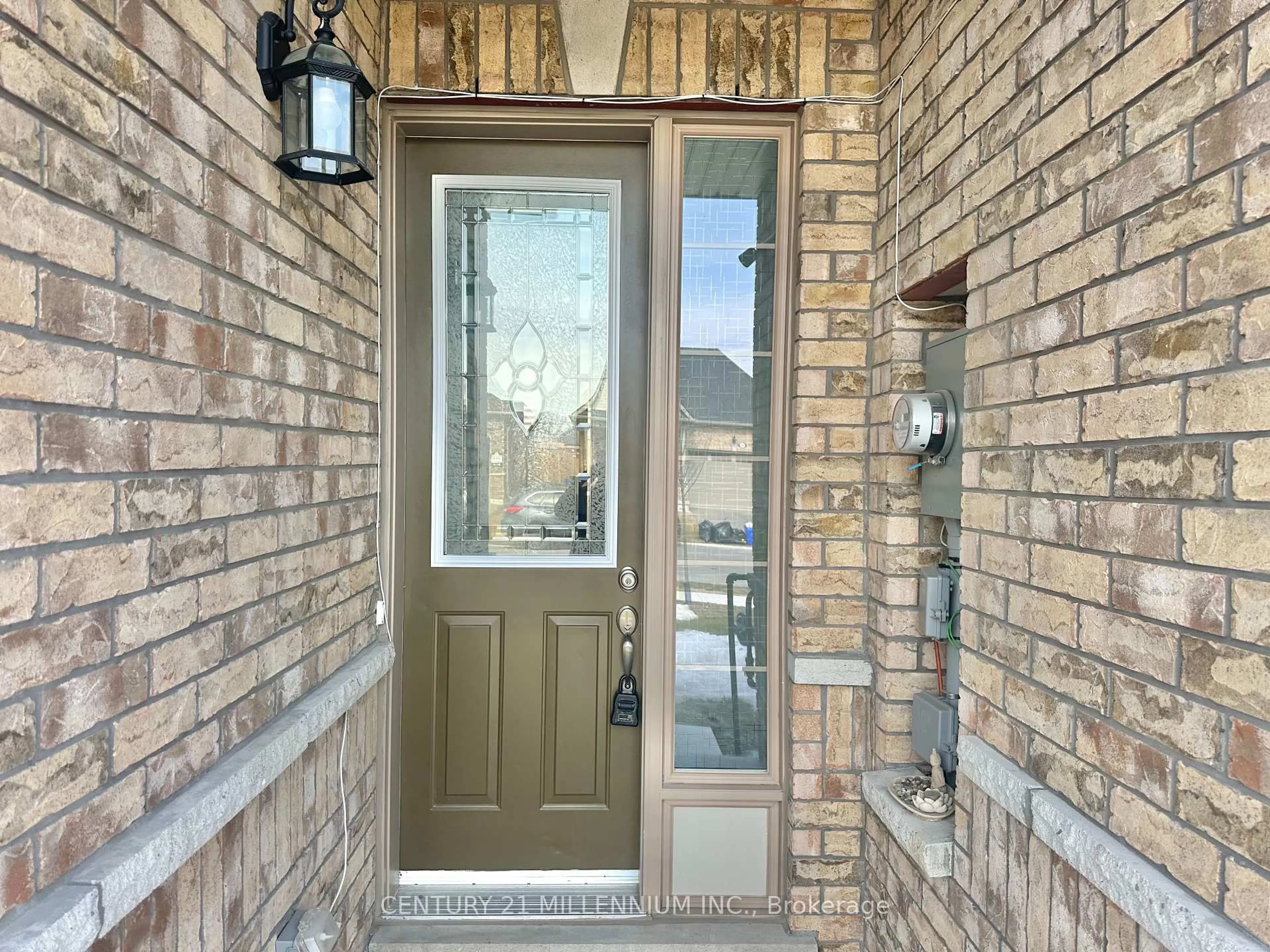 Indoor entryway for 25 Harwood St, Tillsonburg Ontario N4G 0J7