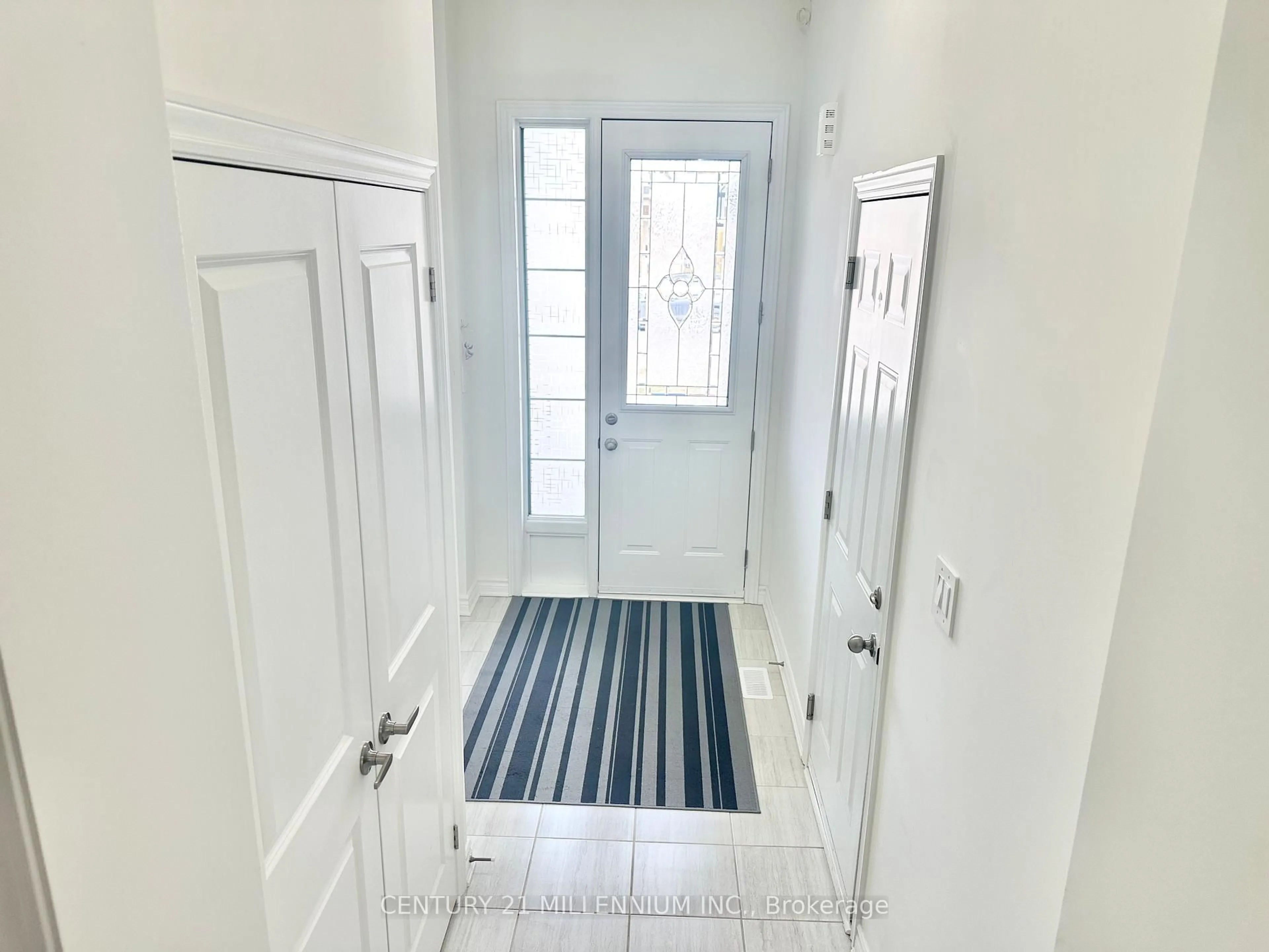 Indoor entryway for 25 Harwood St, Tillsonburg Ontario N4G 0J7