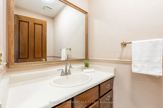 Additional property image - 7 Chert Ave