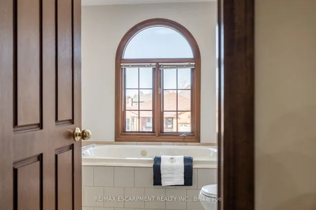 Additional property image - 7 Chert Ave