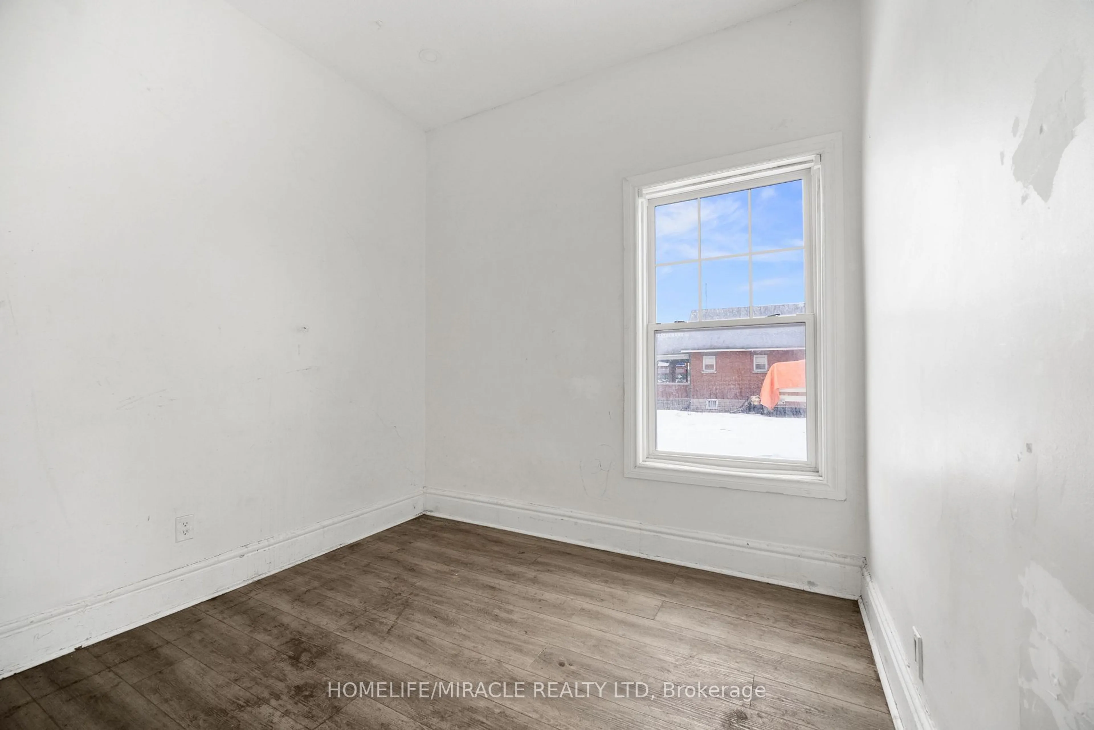 A pic of a room for 148 Adelaide St, London Ontario N6B 3G8