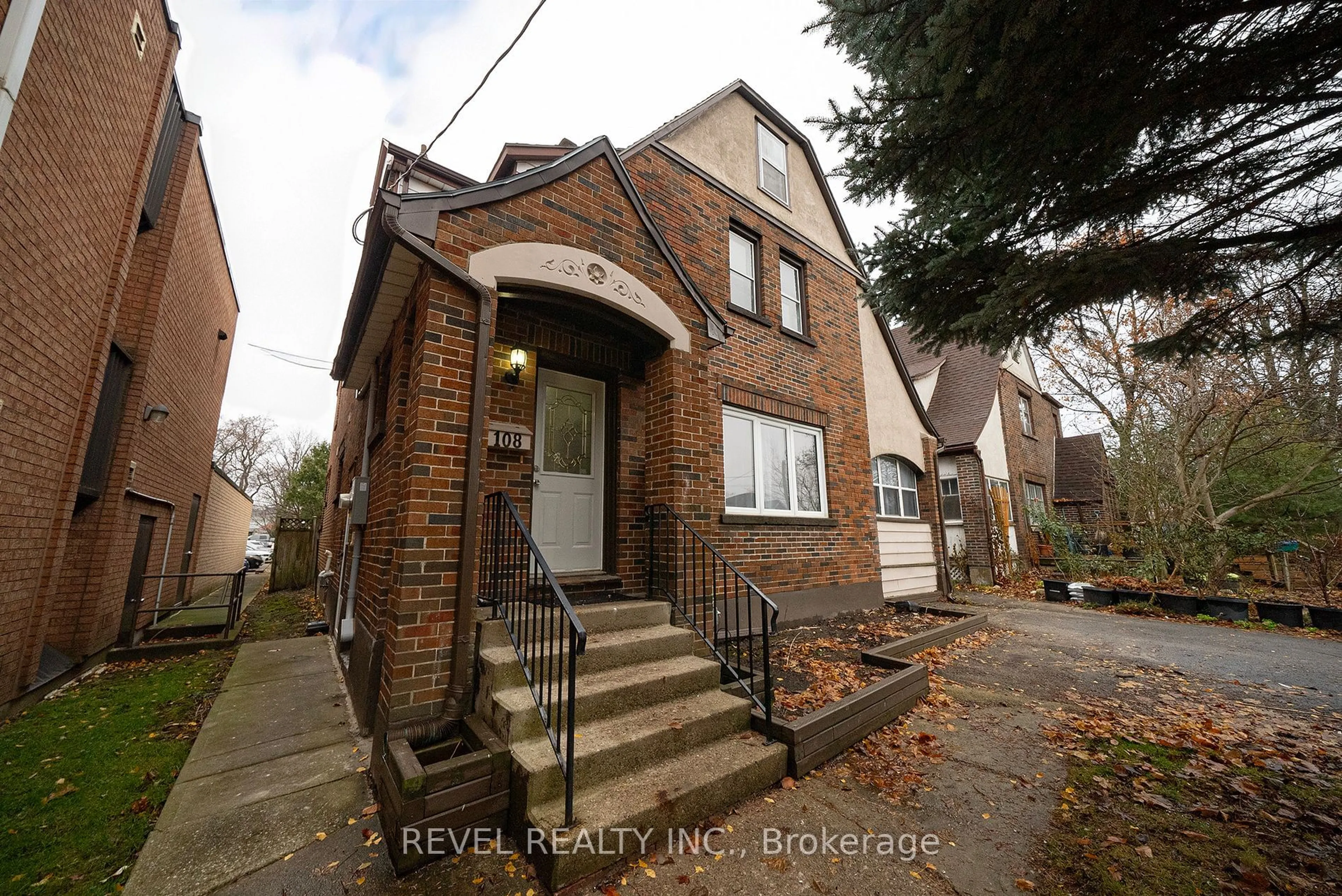 Home with brick exterior material, street for 108 Colborne St, Norfolk Ontario N3Y 3V1