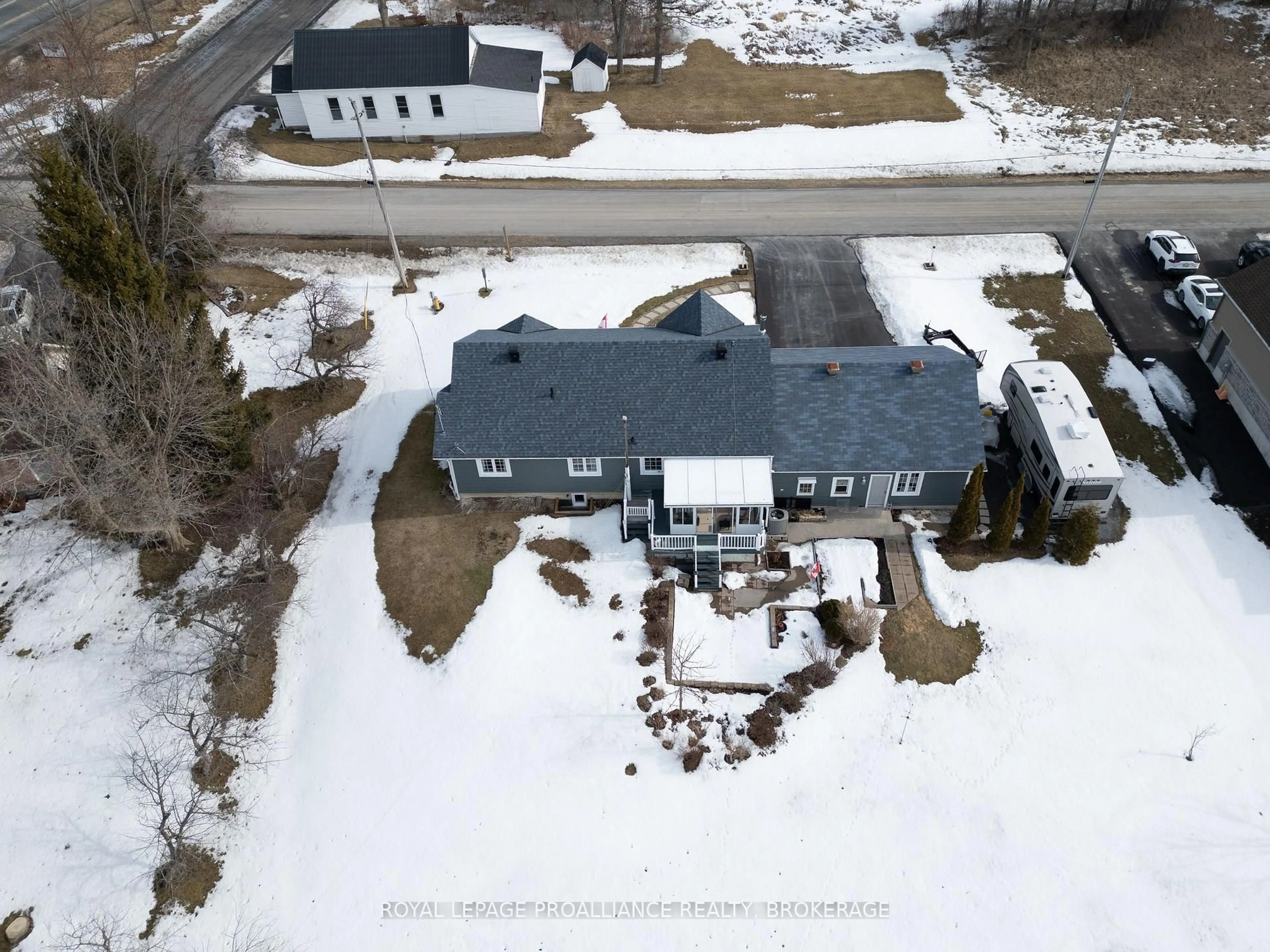 A pic from outside/outdoor area/front of a property/back of a property/a pic from drone, unknown for 214 Richmond St, Bath Ontario K0H 1G0