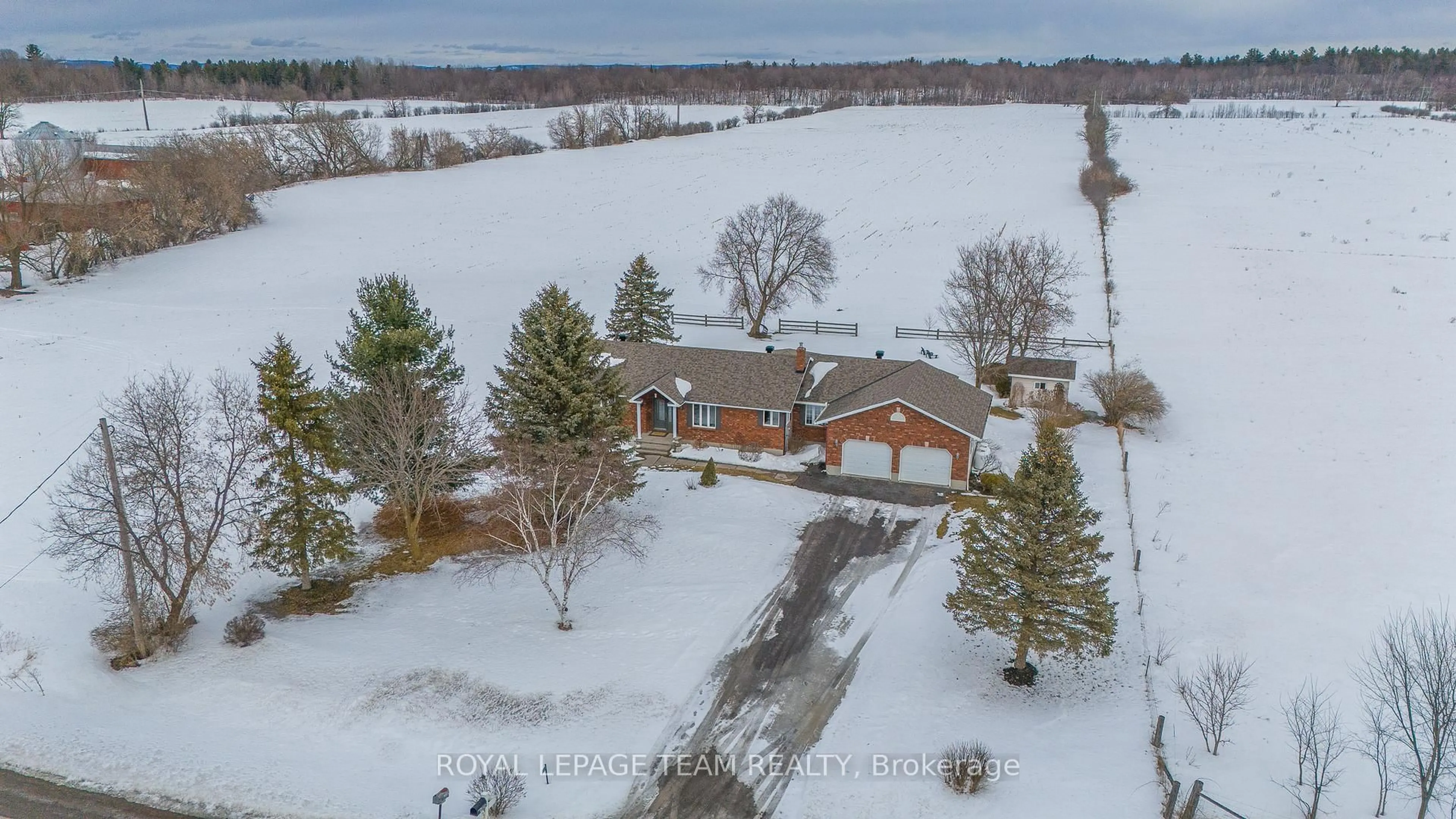 A pic from outside/outdoor area/front of a property/back of a property/a pic from drone, water/lake/river/ocean view for 3604 Diamondview Rd, Carp - Dunrobin - Huntley - Fitzroy and Area Ontario K0A 2H0