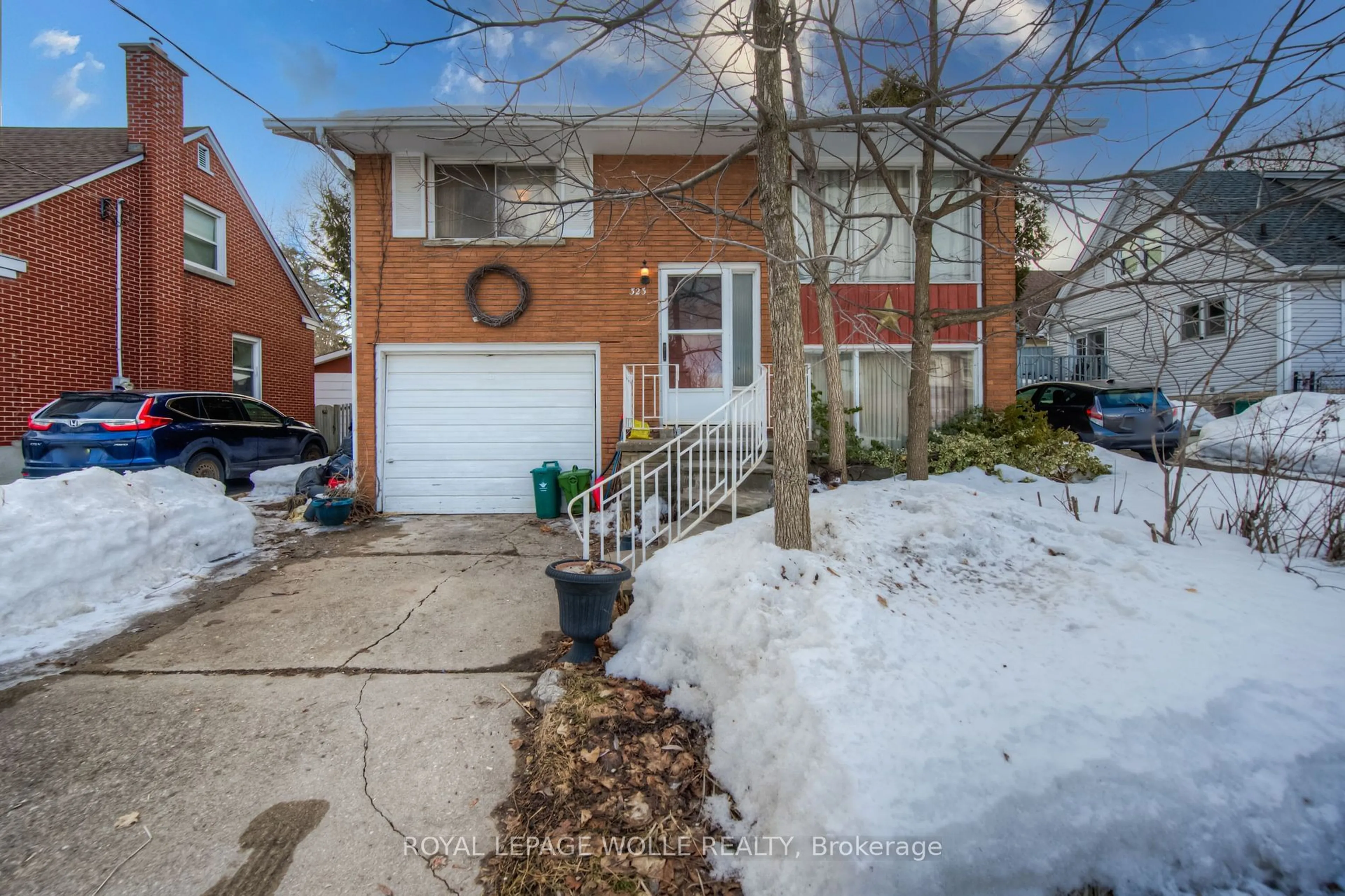 Unknown for 323 Clifton Rd, Kitchener Ontario N2H 4W1
