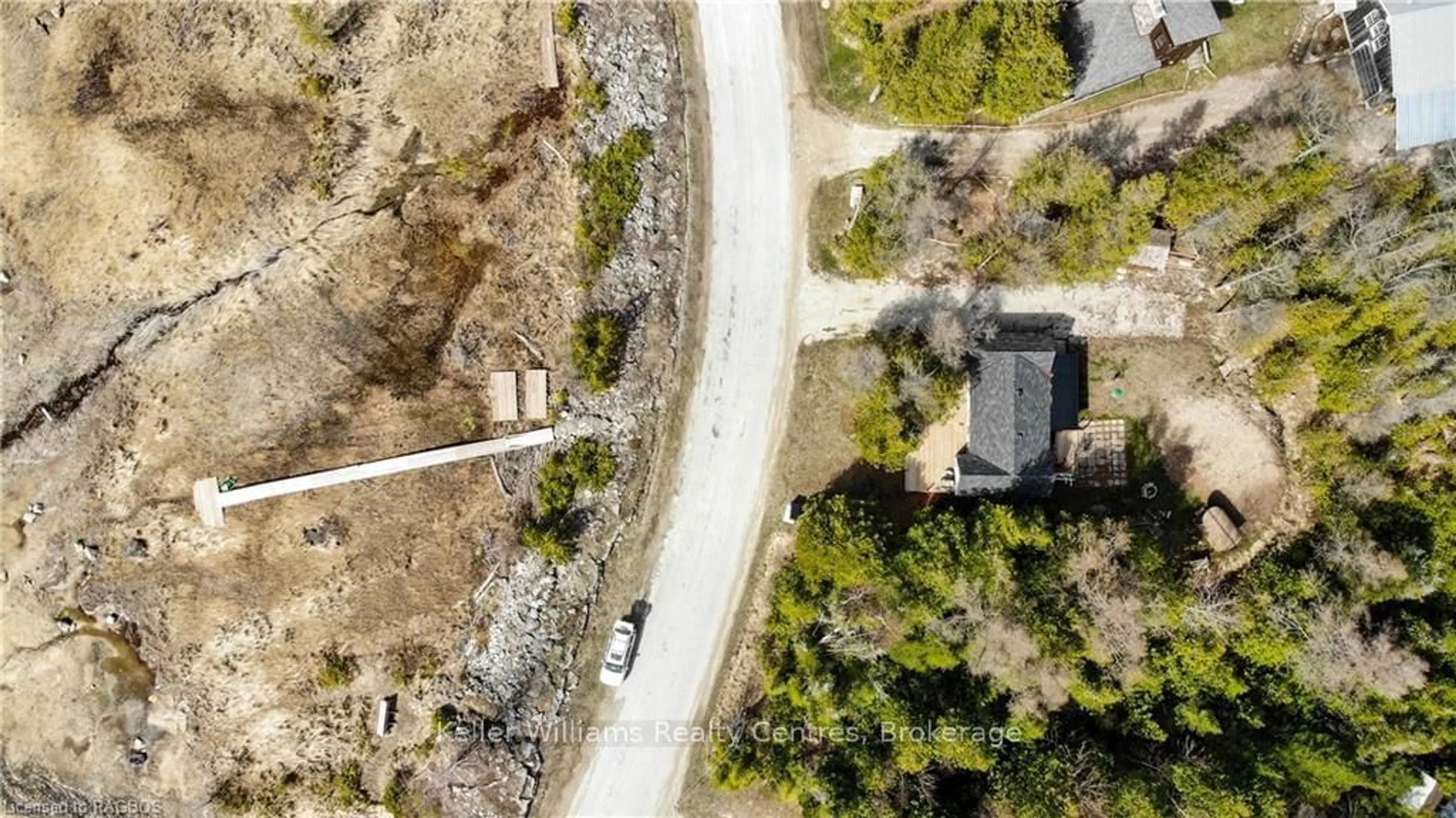 A pic from outside/outdoor area/front of a property/back of a property/a pic from drone, street for 333 BAY St, South Bruce Peninsula Ontario N0H 2T0