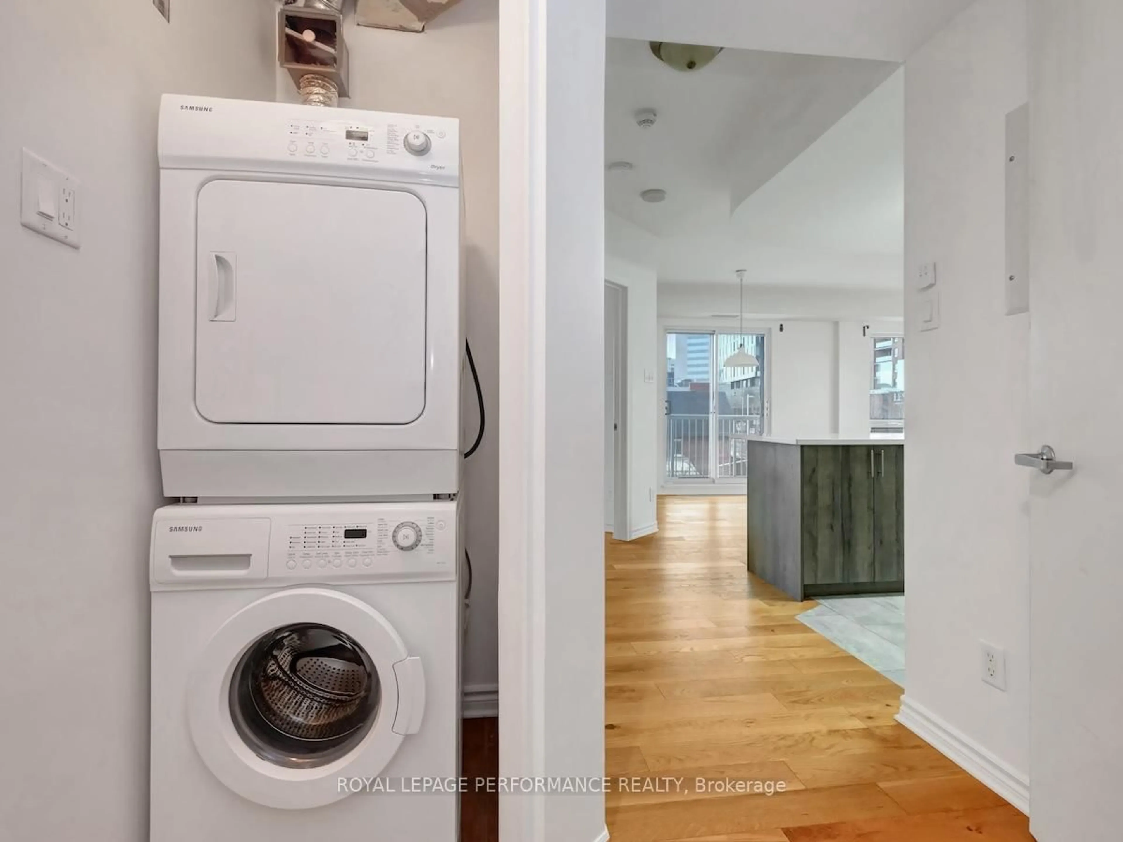 Laundry room for 200 Rideau St #408, Lower Town - Sandy Hill Ontario K1N 5Y1