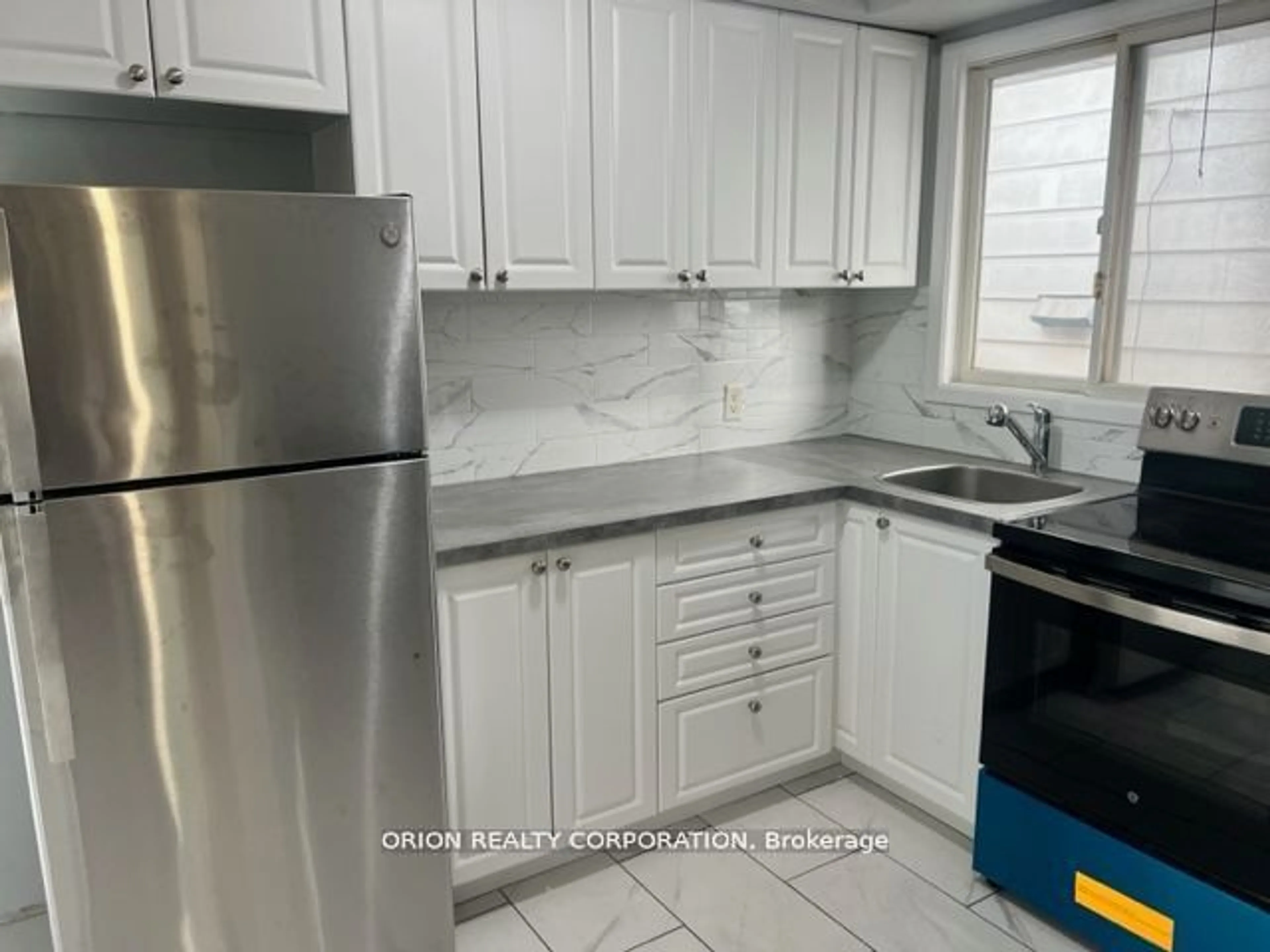 Standard kitchen, unknown for 359.5 Strathearne Ave, Hamilton Ontario L8H 5L2