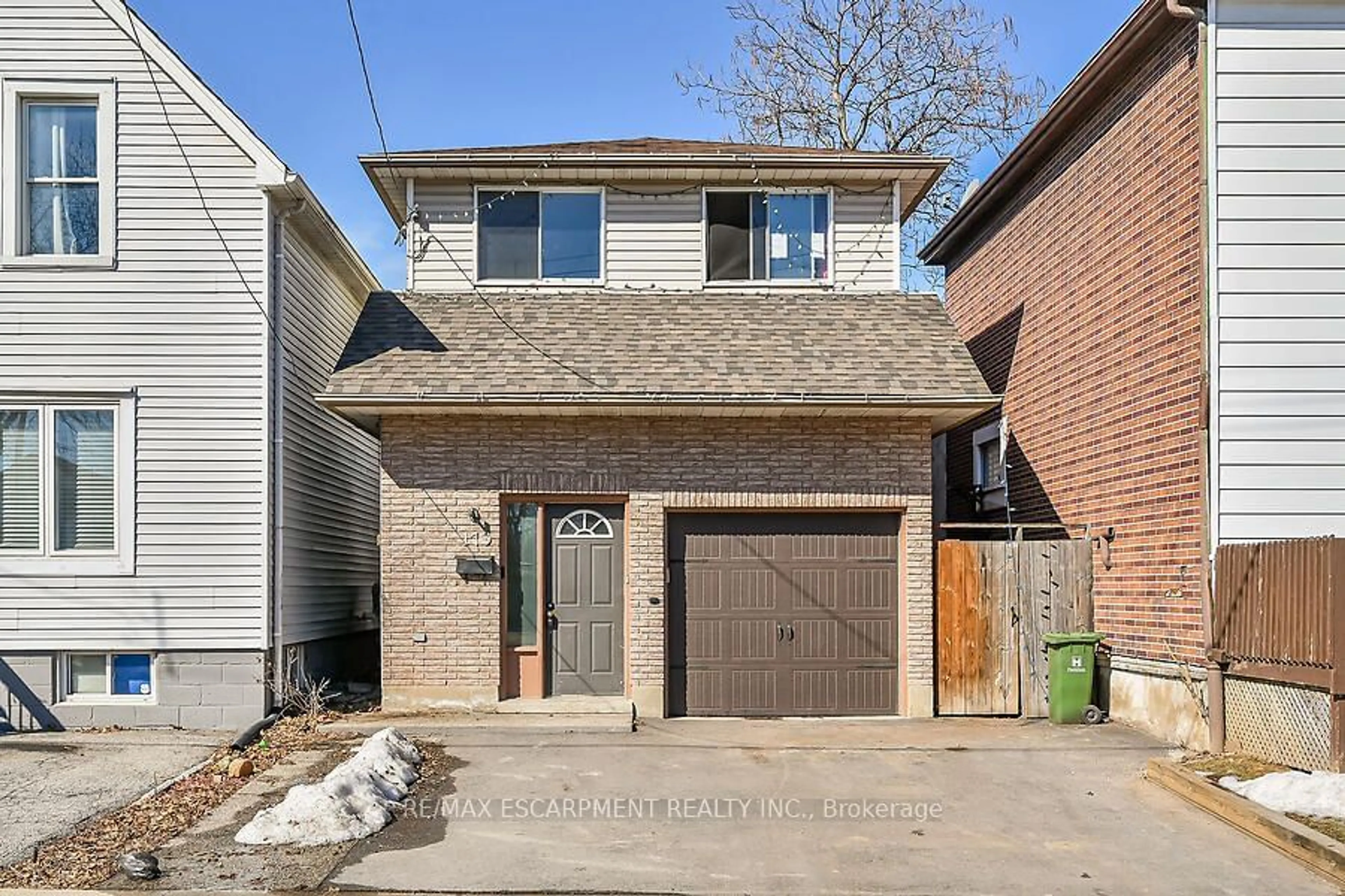 Home with brick exterior material, street for 173 Park Row, Hamilton Ontario L8H 4E9