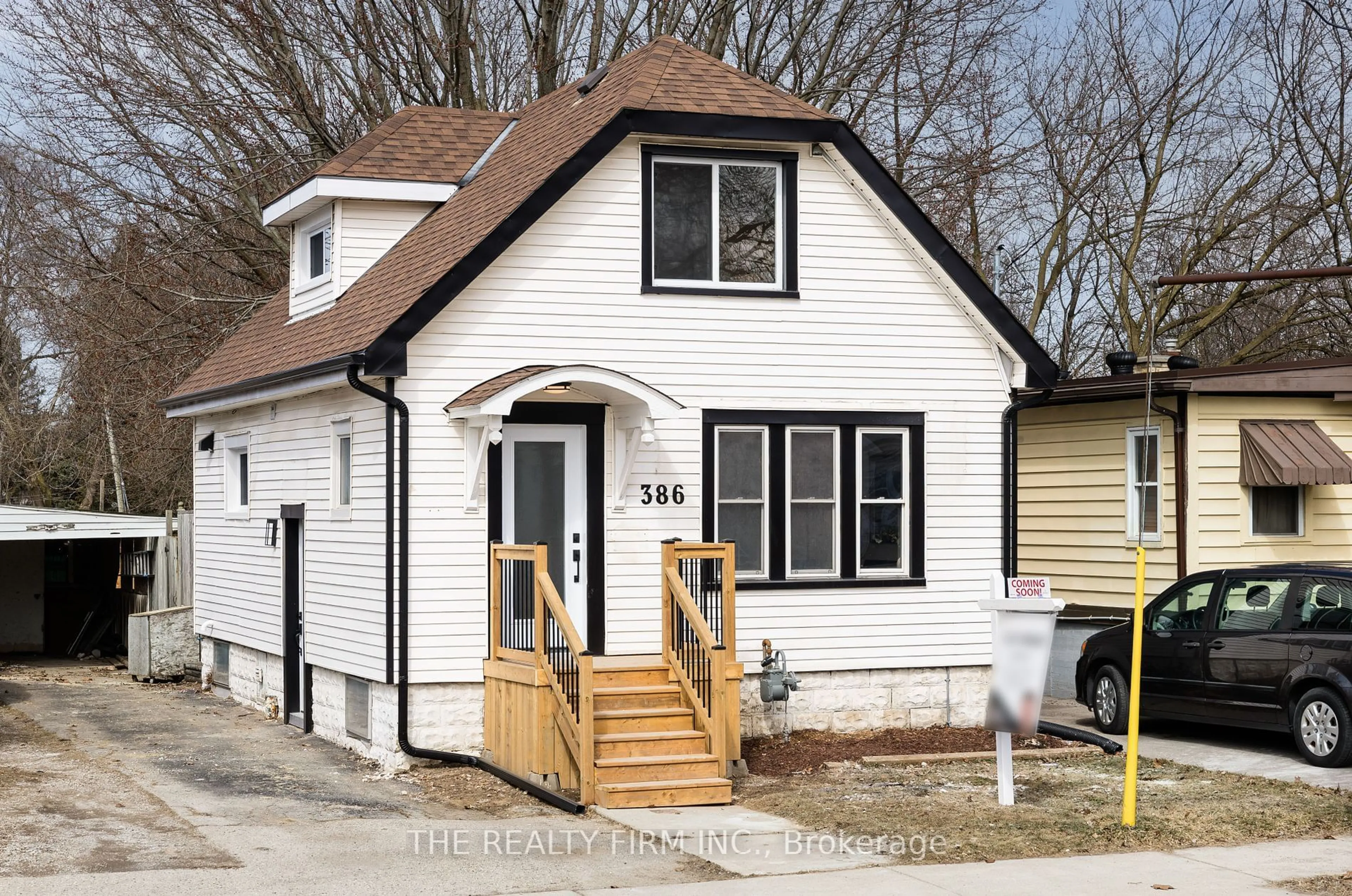 Home with vinyl exterior material, street for 386 Mornington Ave, London Ontario N5Y 3C6