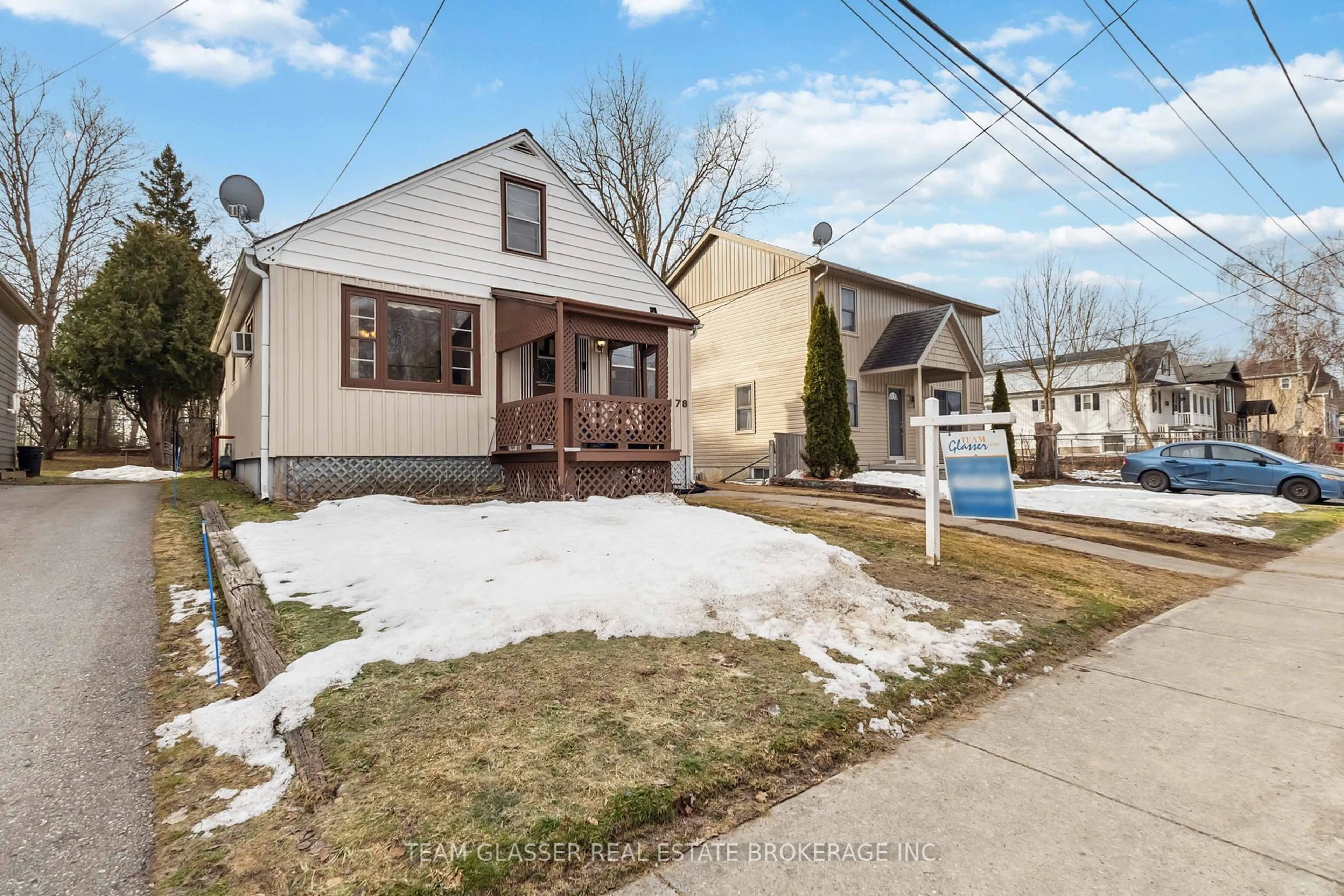 A pic from outside/outdoor area/front of a property/back of a property/a pic from drone, street for 178 CAMBRIDGE St, London Ontario N6H 1N7