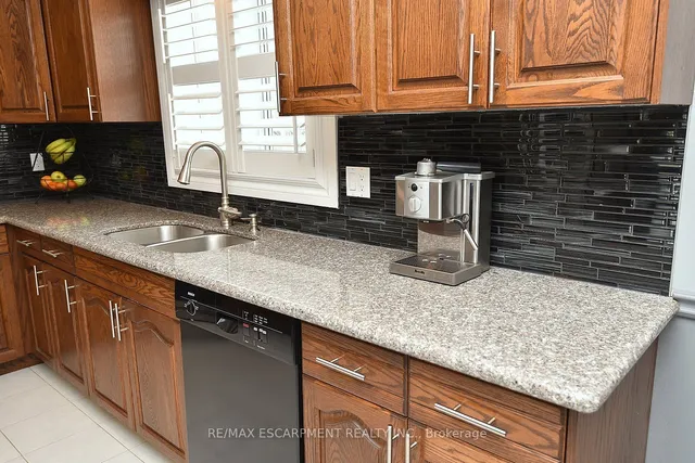 Additional property image - 36 Tommar Pl