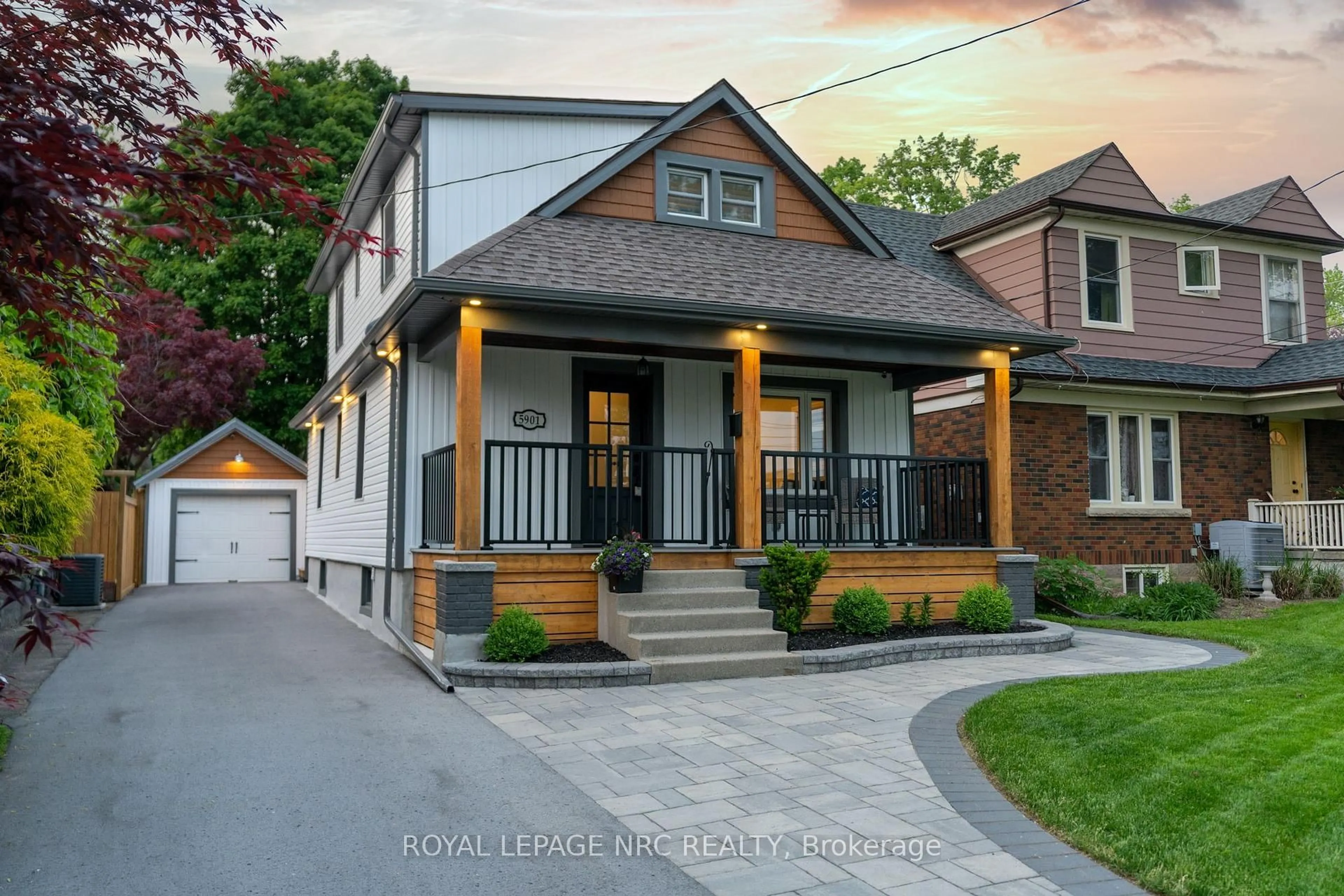 Home with brick exterior material, street for 5901 MURRAY St, Niagara Falls Ontario L2G 2K1