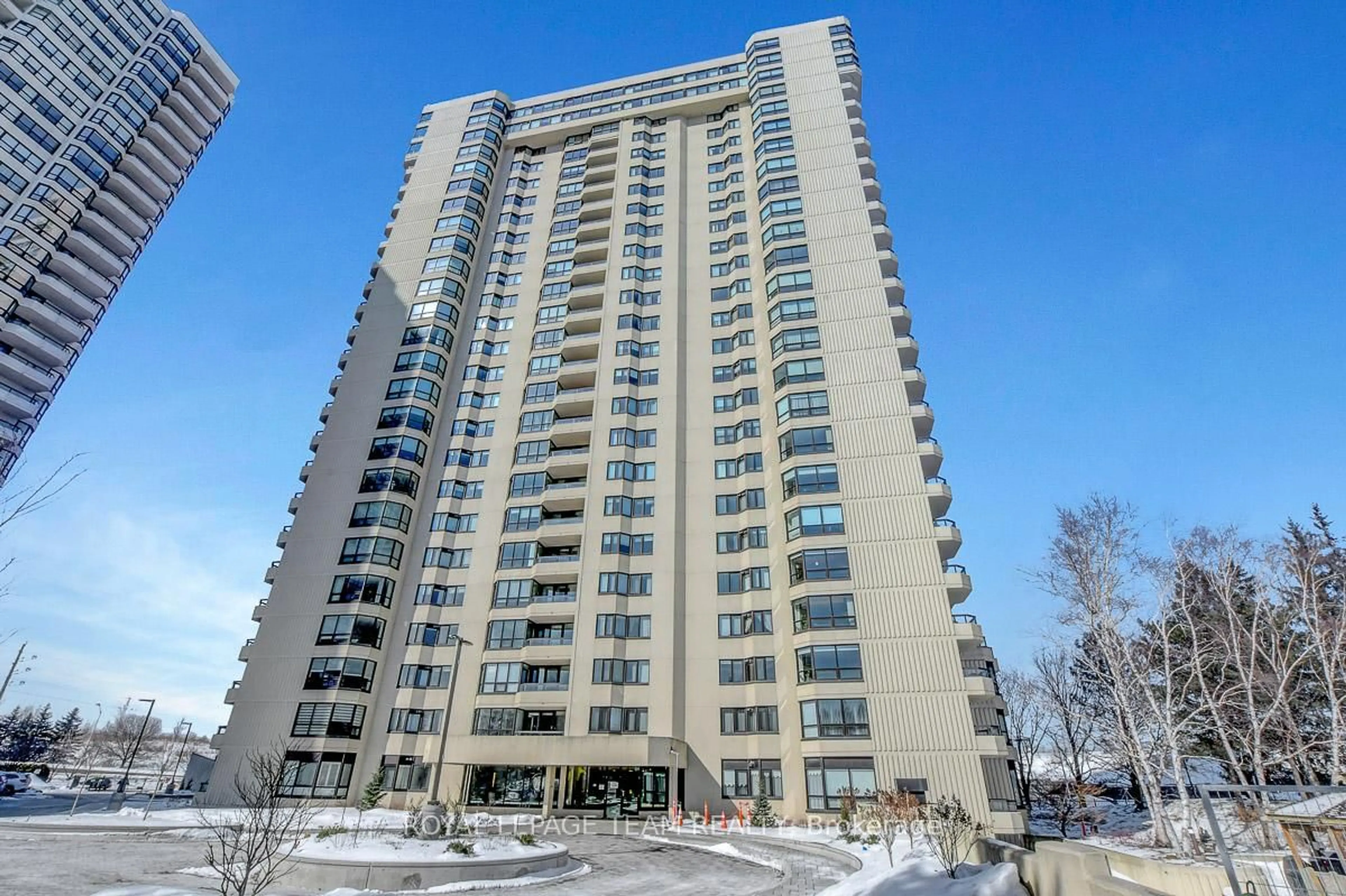 Indoor foyer for 1500 Riverside Dr #303, Alta Vista and Area Ontario K1G 4J4