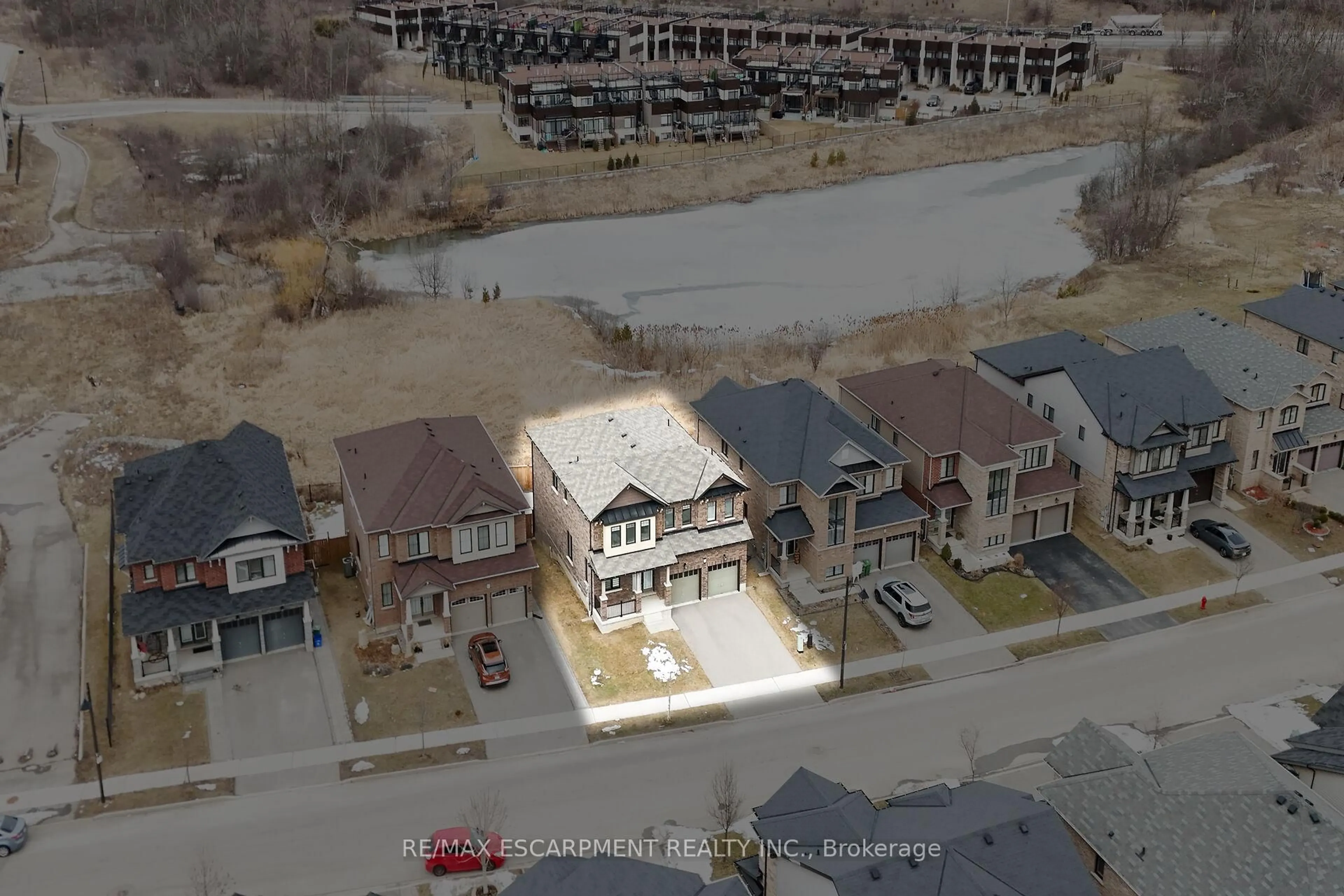 A pic from outside/outdoor area/front of a property/back of a property/a pic from drone, street for 300 Crafter Cres, Hamilton Ontario L8J 0J2