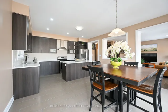 Additional property image - 300 Crafter Cres