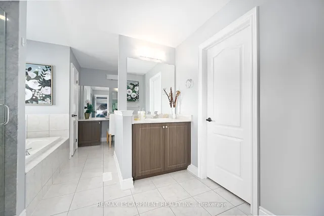 Additional property image - 300 Crafter Cres