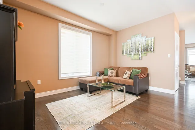 Additional property image - 300 Crafter Cres