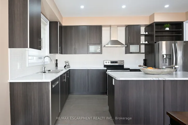 Additional property image - 300 Crafter Cres