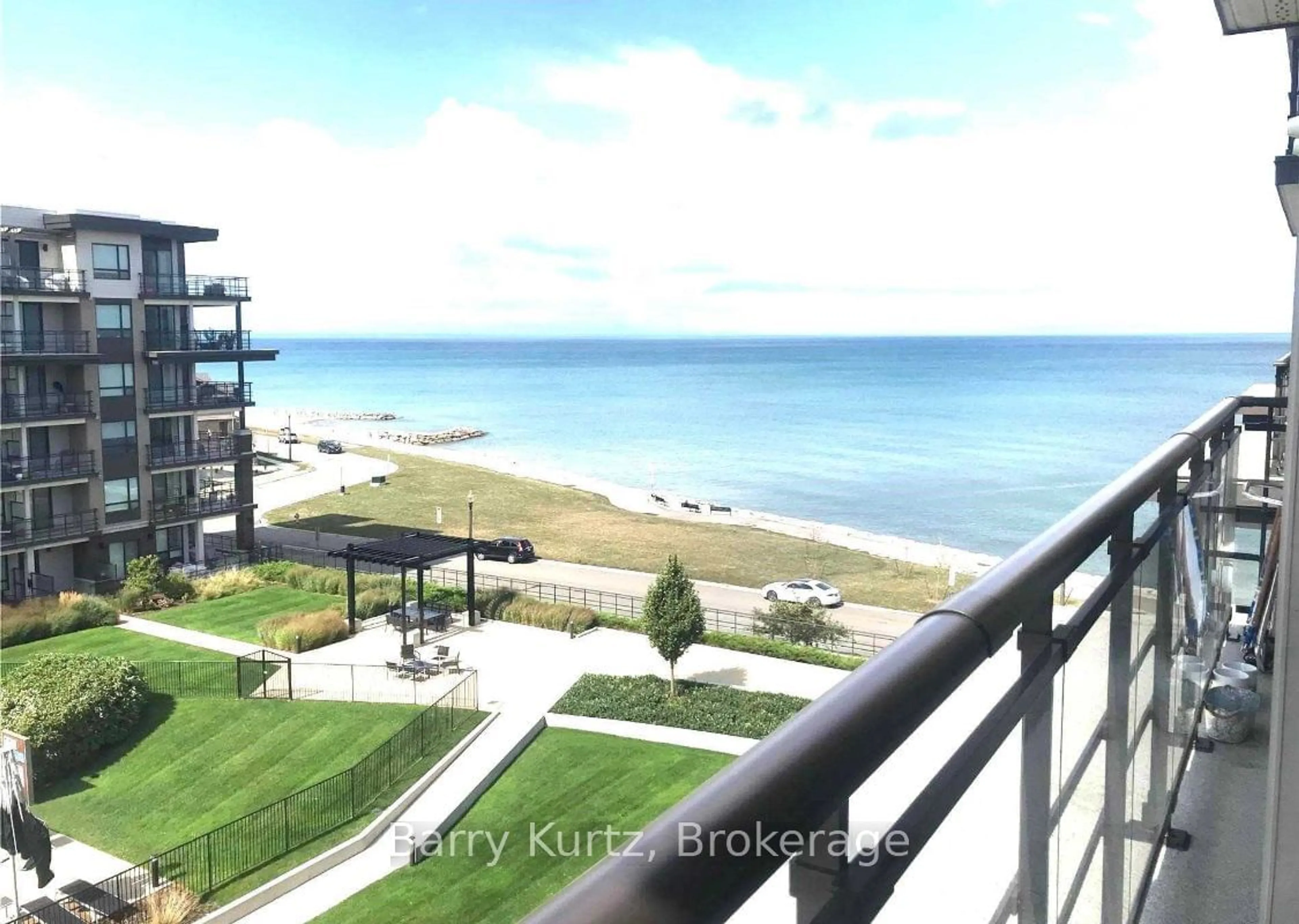 Balcony in the apartment, water/lake/river/ocean view for 10 Esplanade Lane Lane #518, Grimsby Ontario L3M 0H1