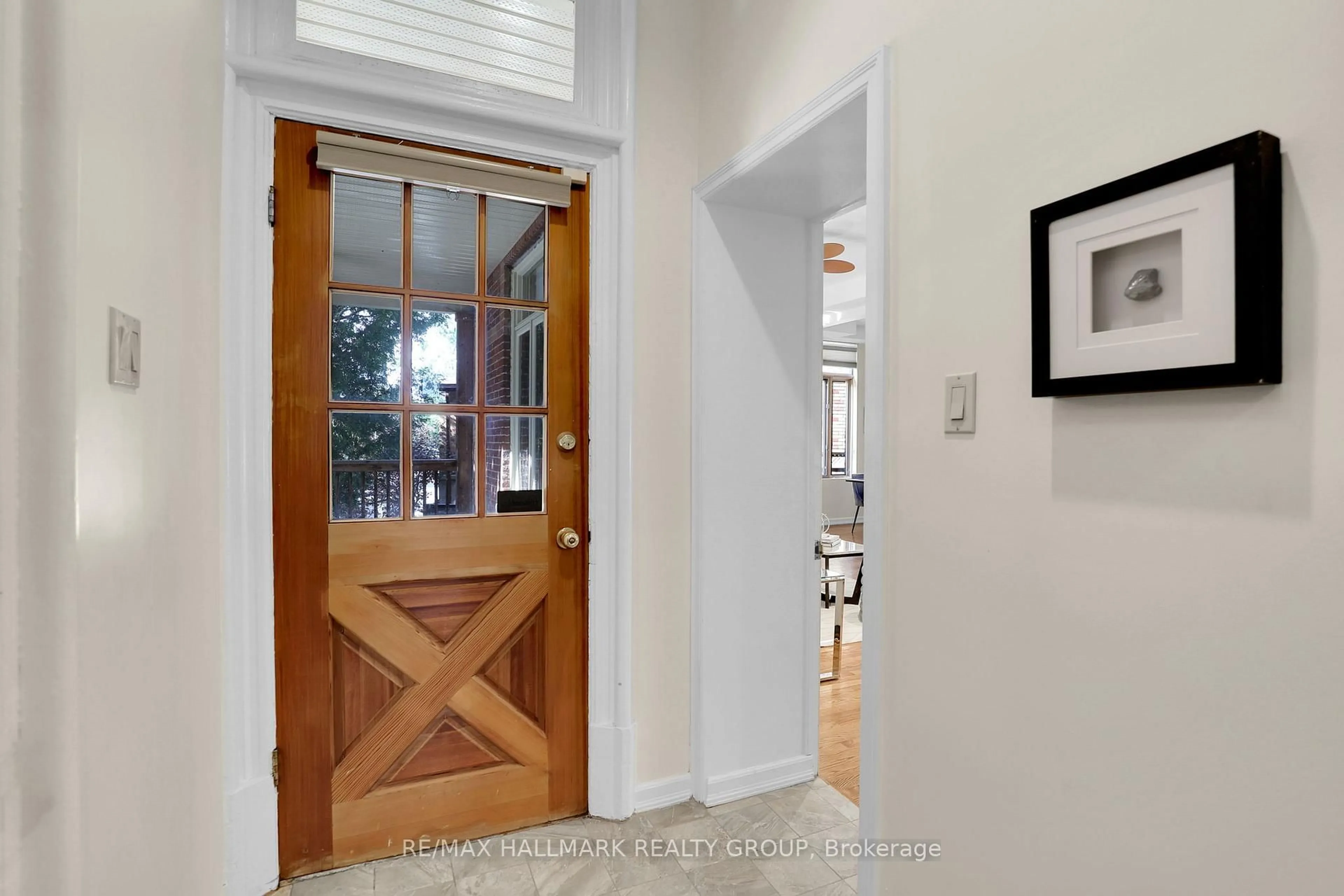 Indoor entryway for 7 CLAREY Ave, Glebe - Ottawa East and Area Ontario K1S 2R6