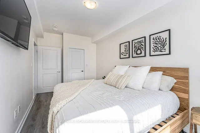 Additional property image - 450 Dundas St Unit 436