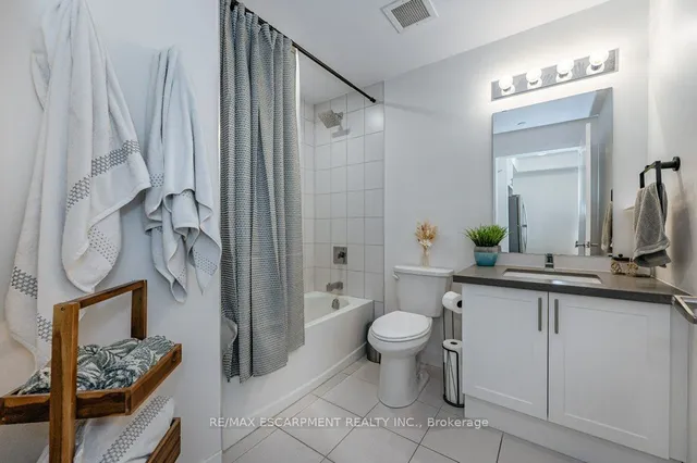 Additional property image - 450 Dundas St Unit 436