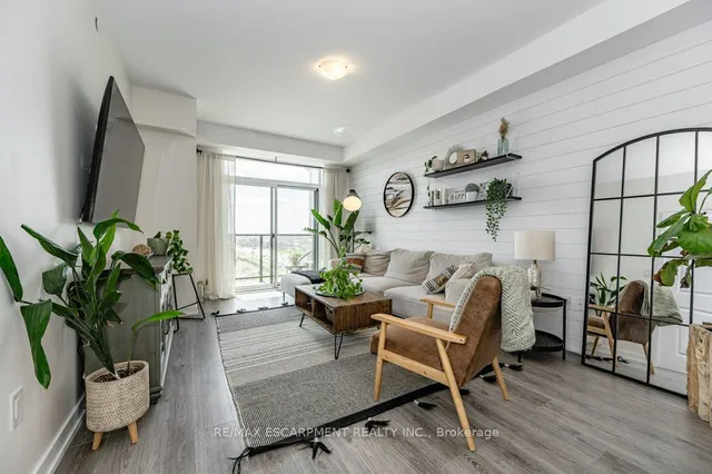 Additional property image - 450 Dundas St Unit 436