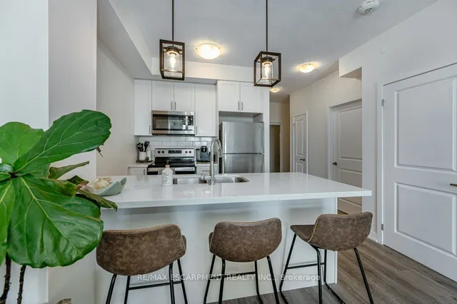 Additional property image - 450 Dundas St Unit 436
