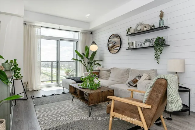 Additional property image - 450 Dundas St Unit 436
