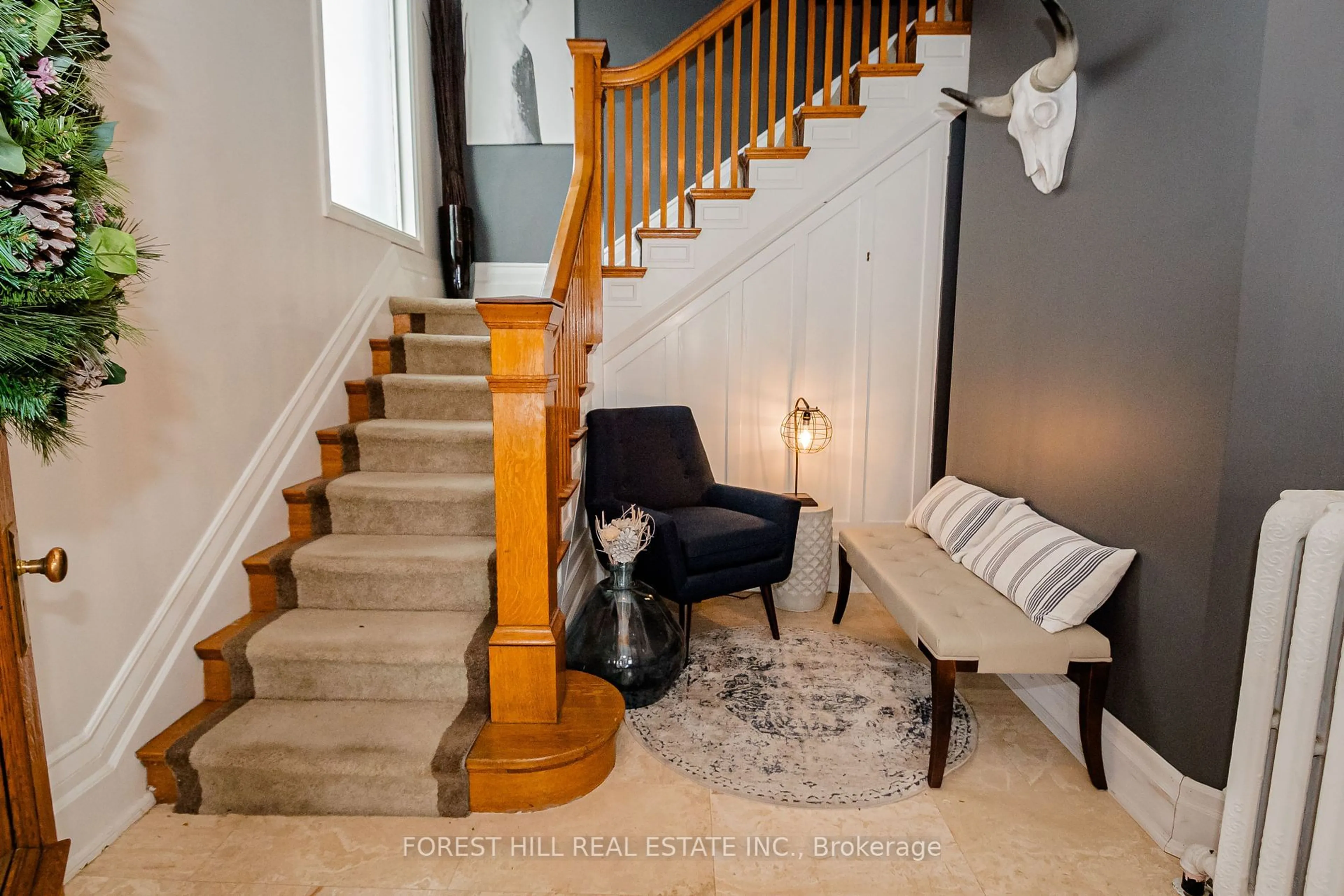 Indoor entryway for 98 Central Ave, London Ontario N6A 1M4