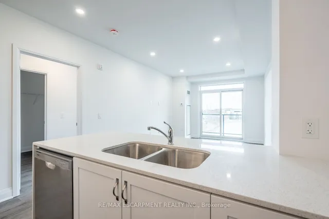 Additional property image - 1936 Rymal Rd Unit 213