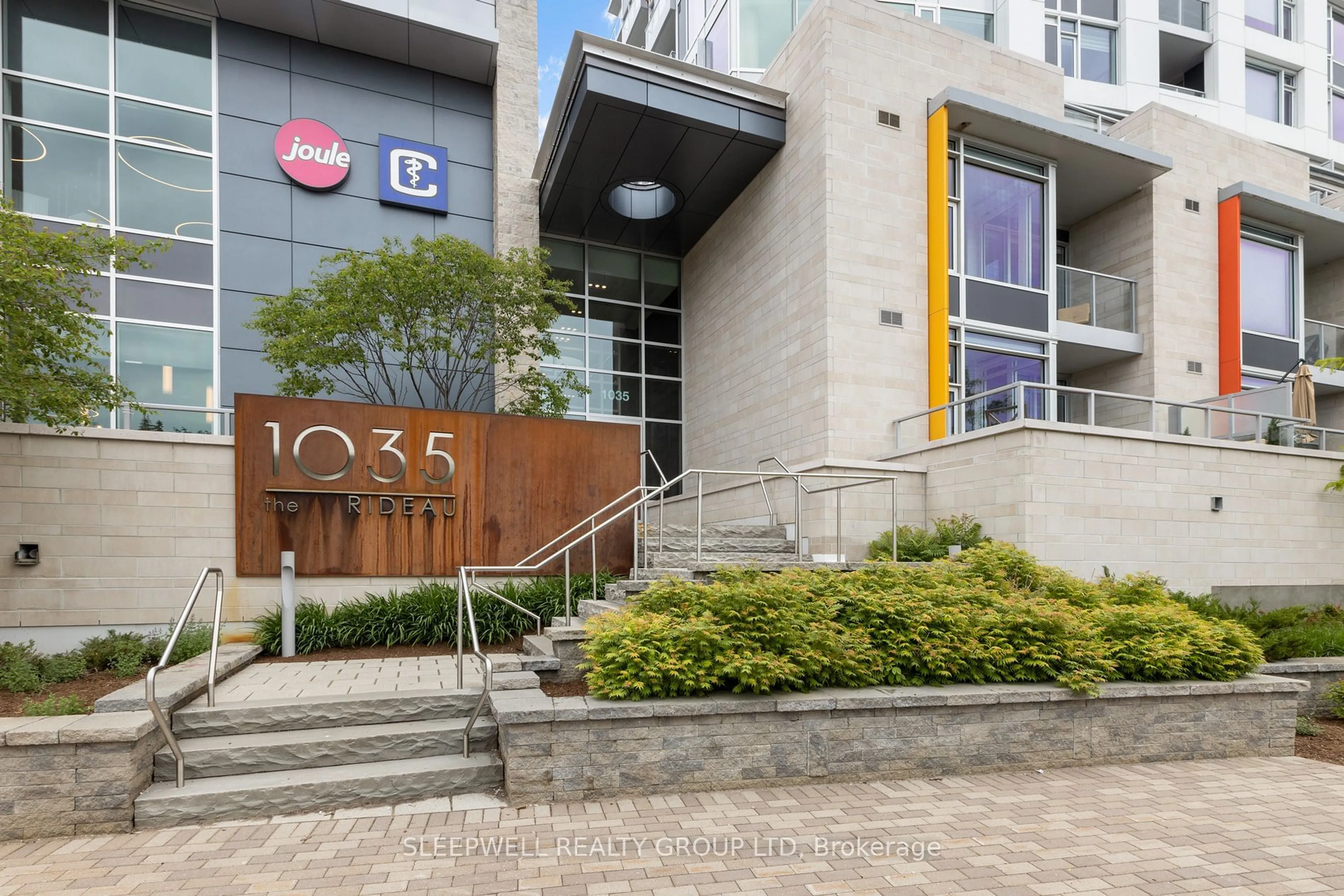 Indoor foyer for 1035 Bank St #1405, Glebe - Ottawa East and Area Ontario K1S 5K3