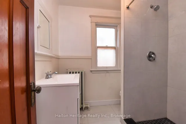 Additional property image - 129 Eastbourne Ave