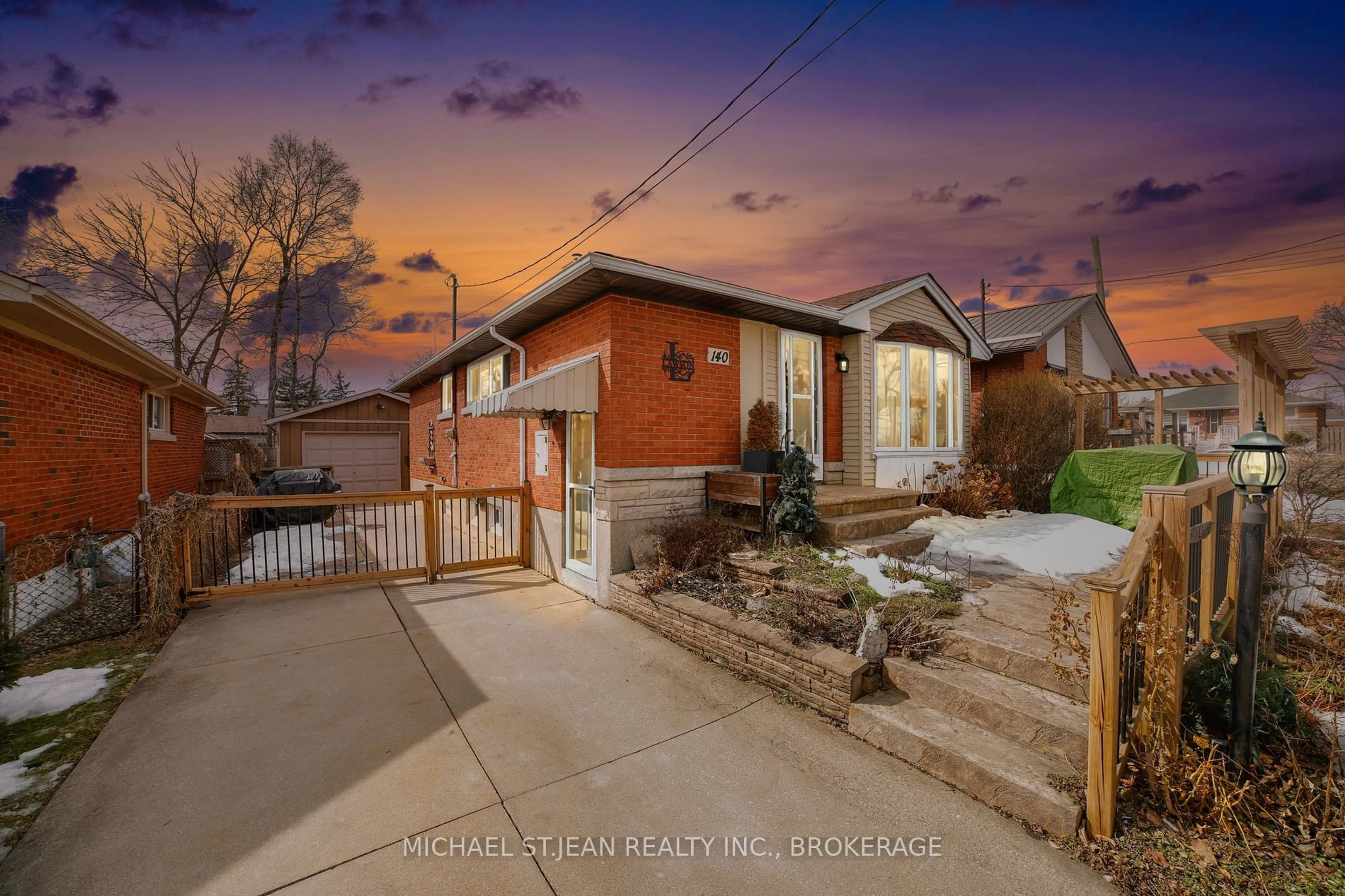 A pic from outside/outdoor area/front of a property/back of a property/a pic from drone, street for 140 Burkholder Dr, Hamilton Ontario L8V 2C9