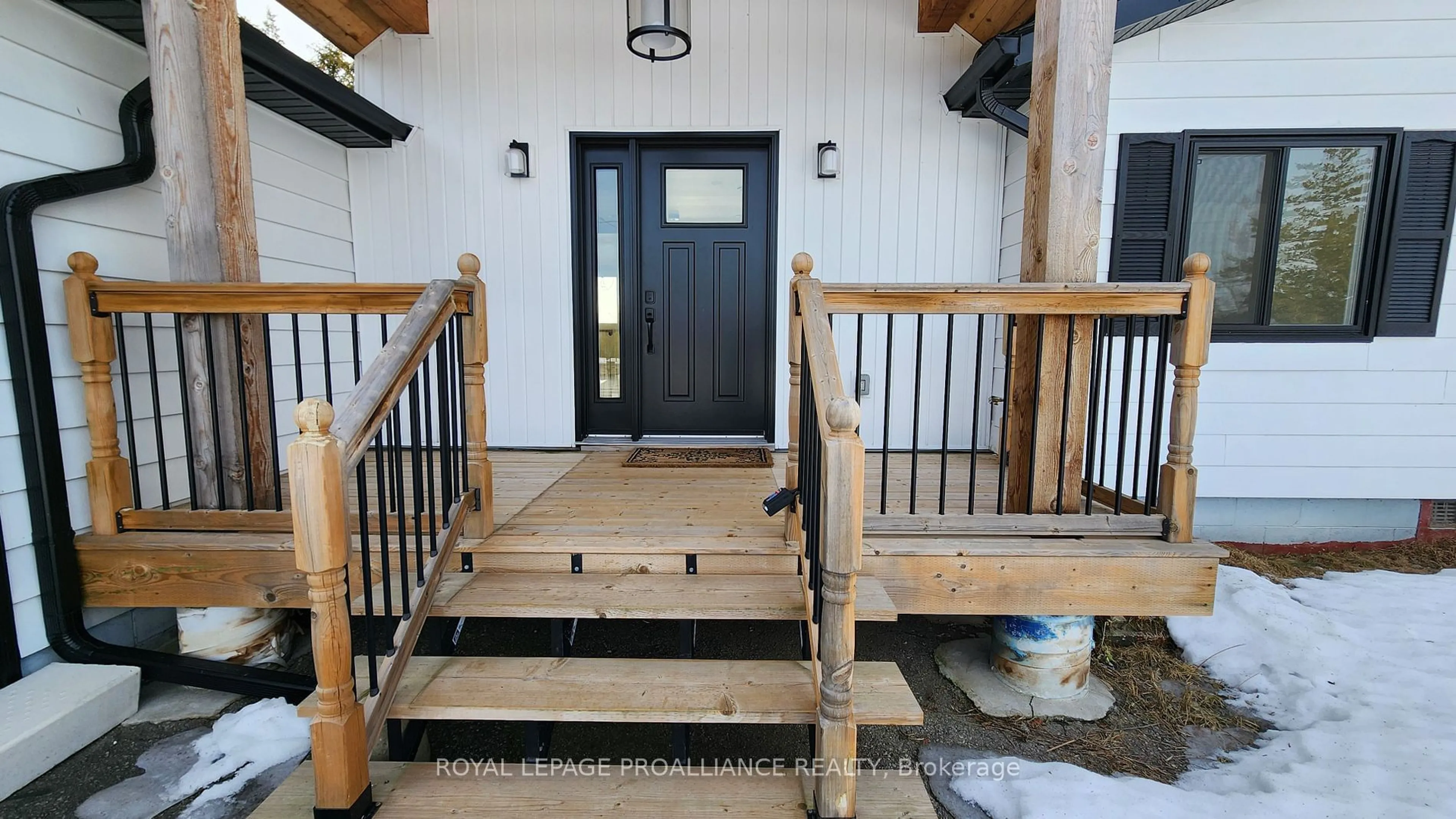 Indoor entryway for 121 Juniper Lane, Prince Edward County Ontario K0K 1A0